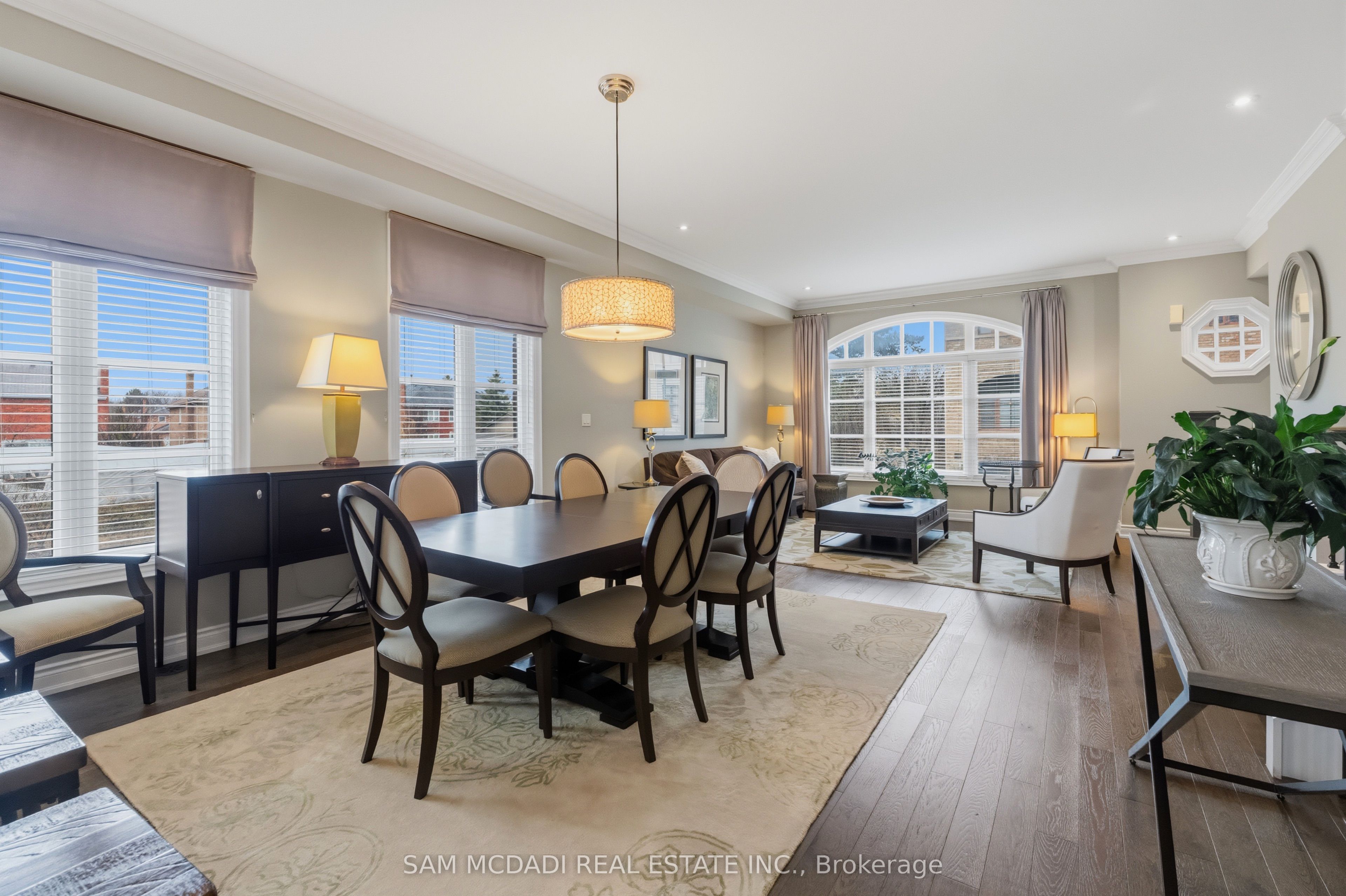 2029 Queensborough Gate Property Photo 12