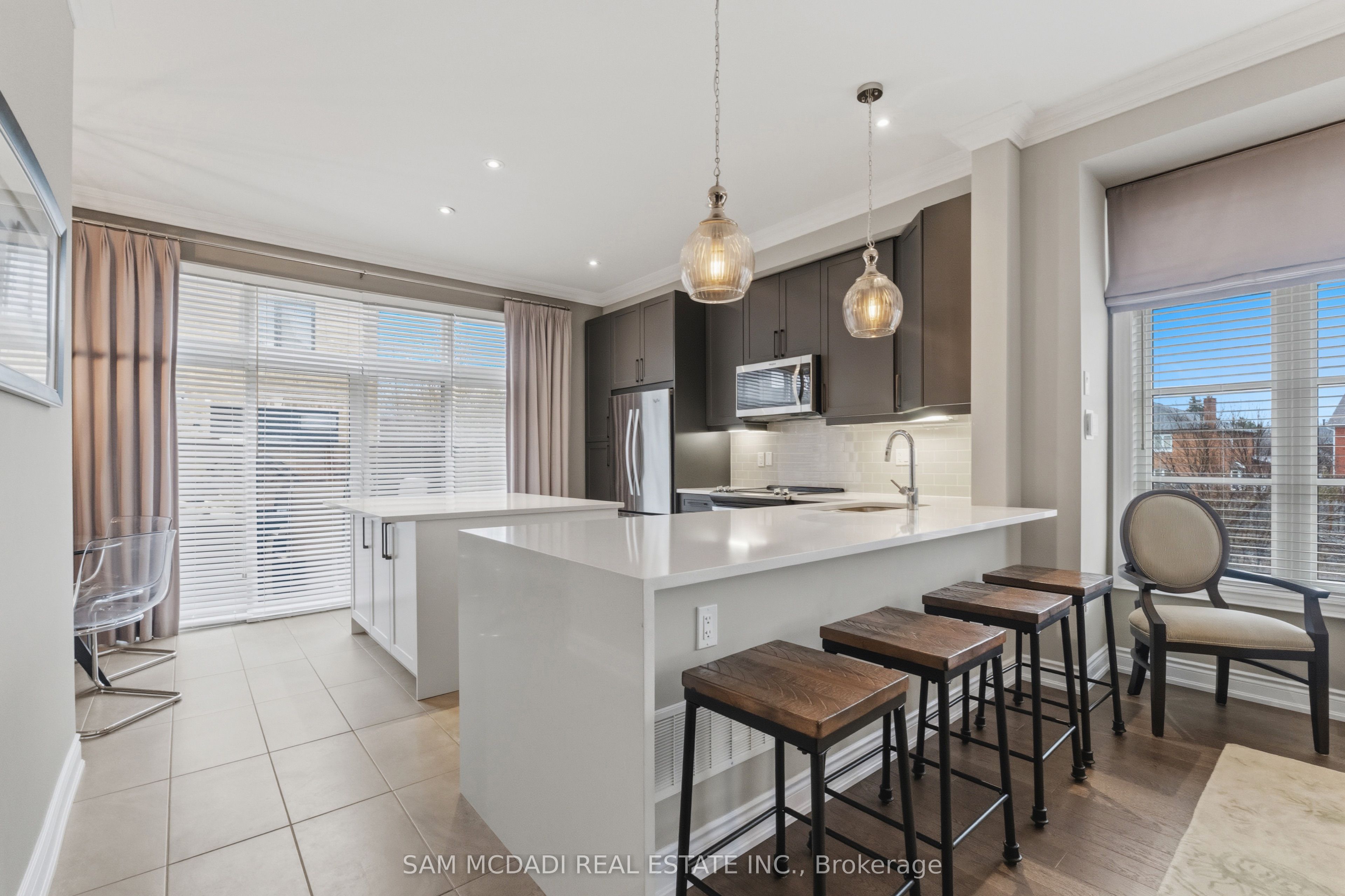 2029 Queensborough Gate Property Photo 14