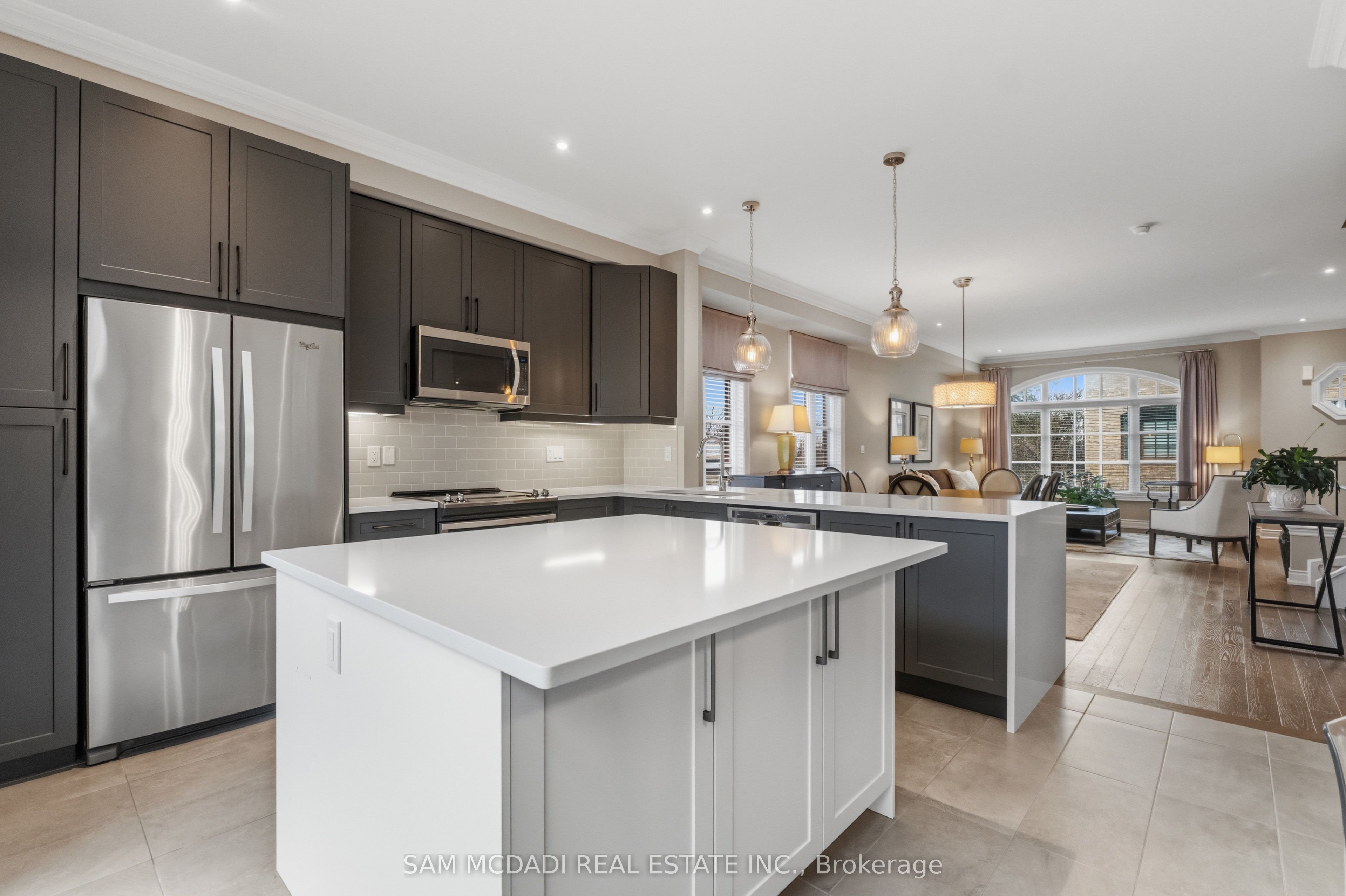 2029 Queensborough Gate Property Photo 15