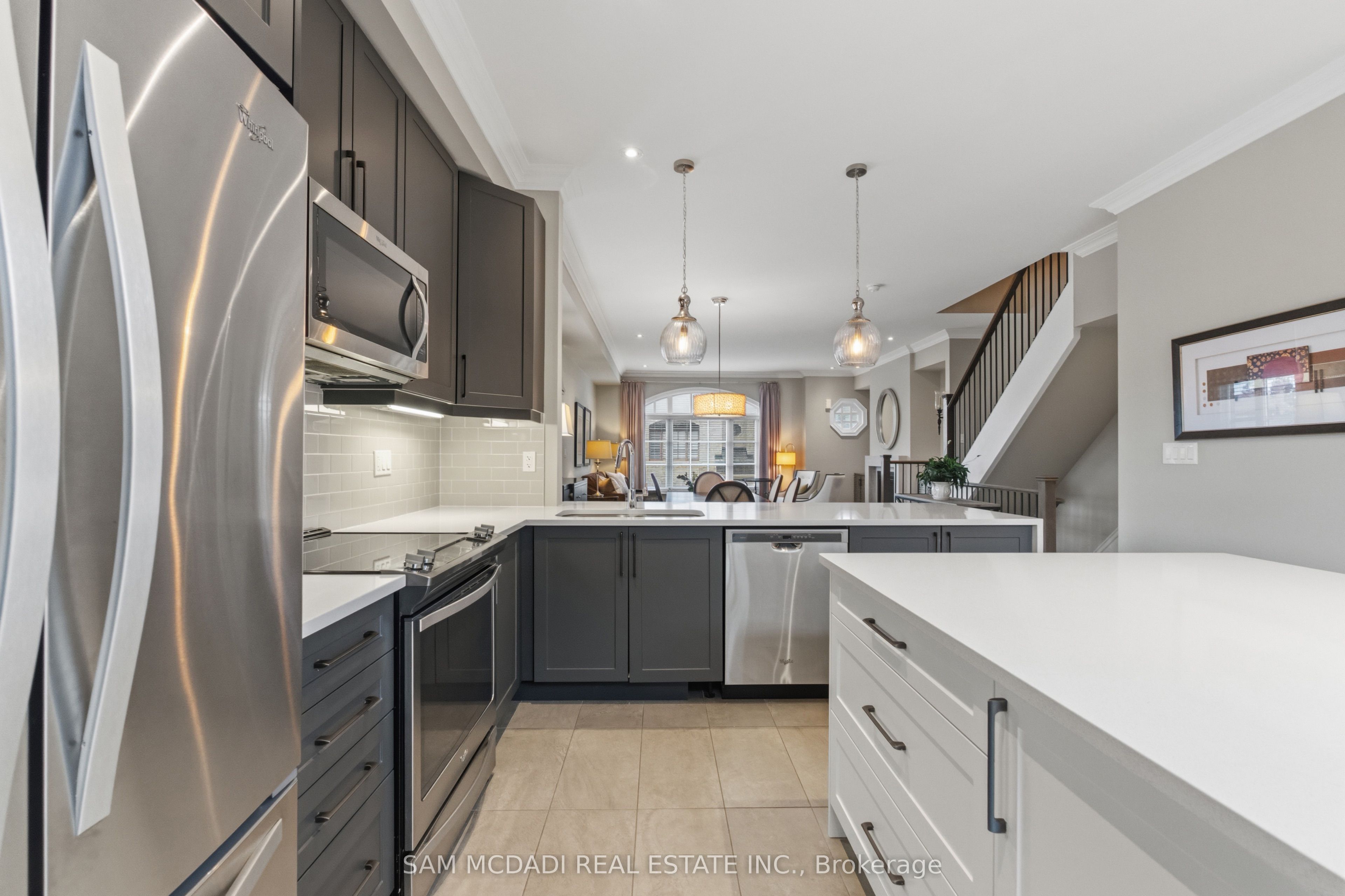 2029 Queensborough Gate Property Photo 16