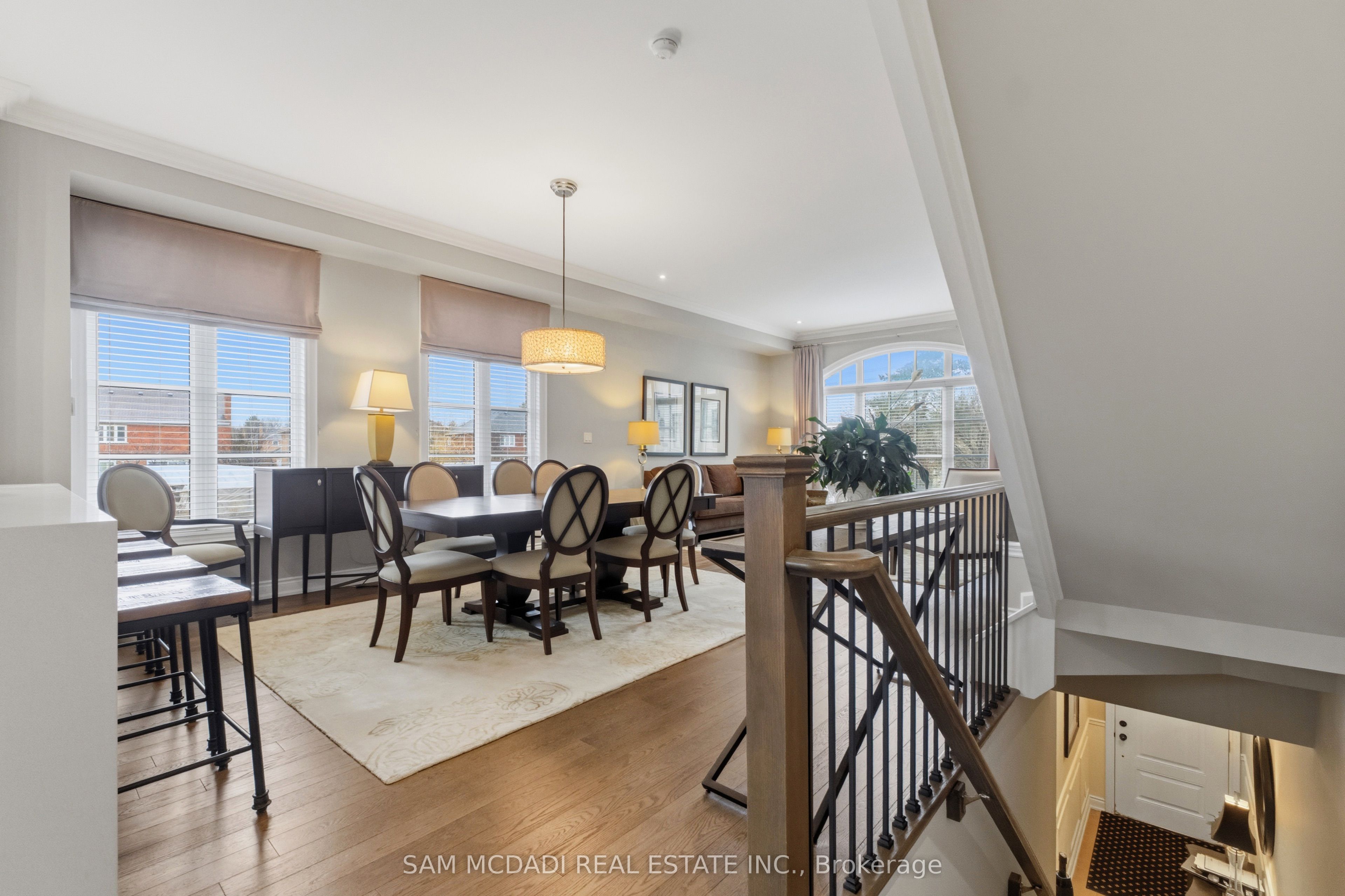 2029 Queensborough Gate Property Photo 19