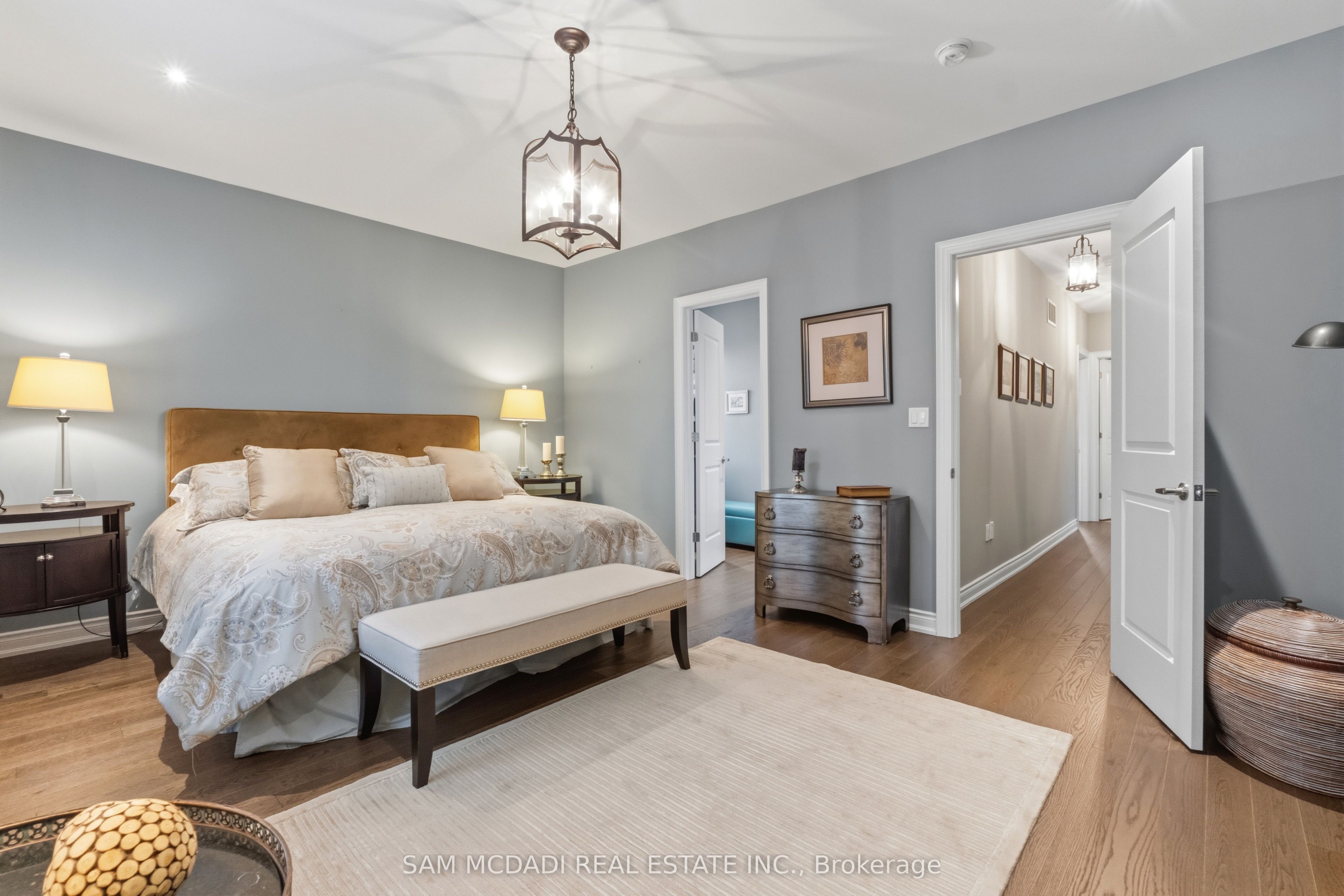 2029 Queensborough Gate Property Photo 22