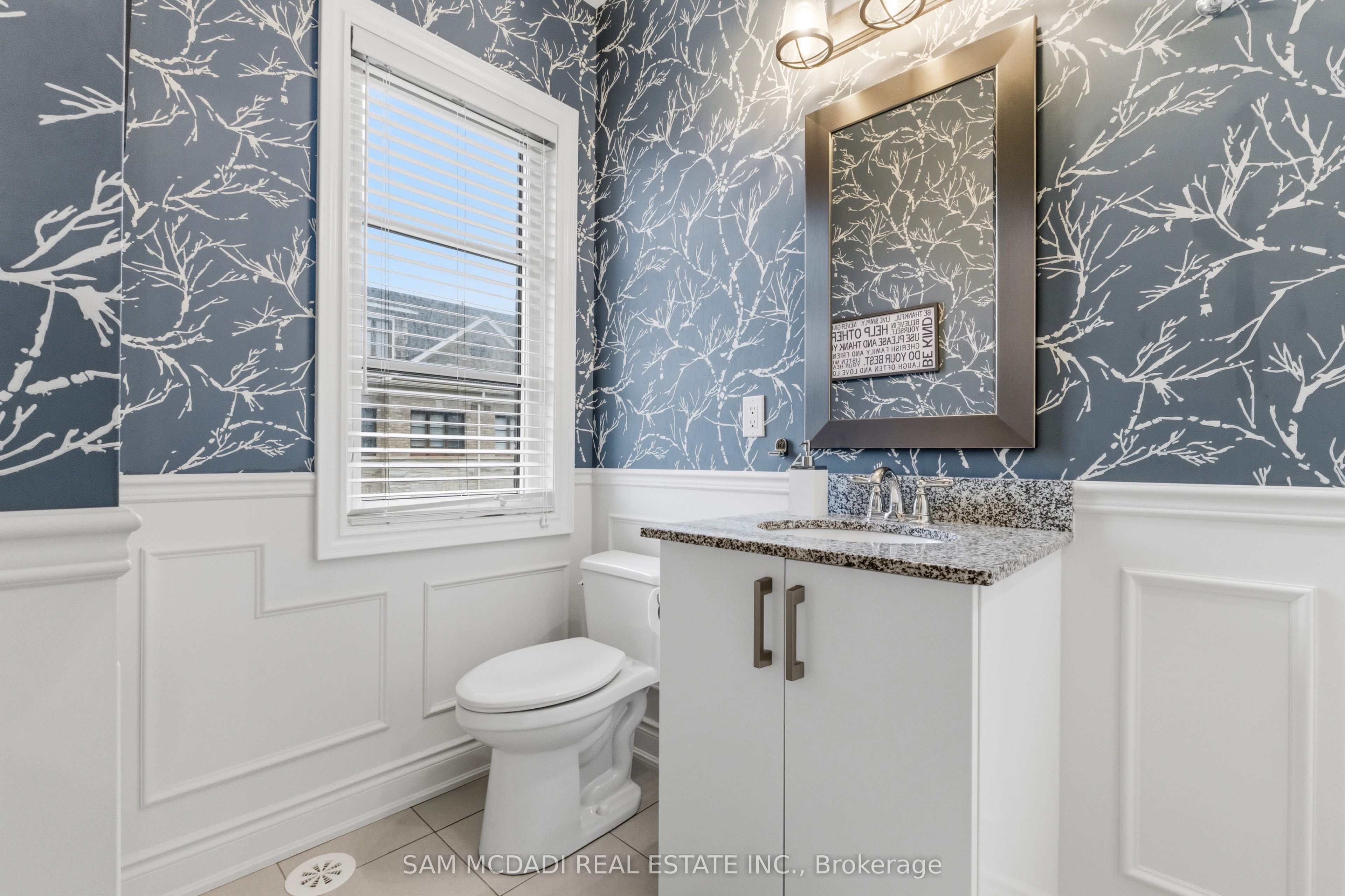 2029 Queensborough Gate Property Photo 28