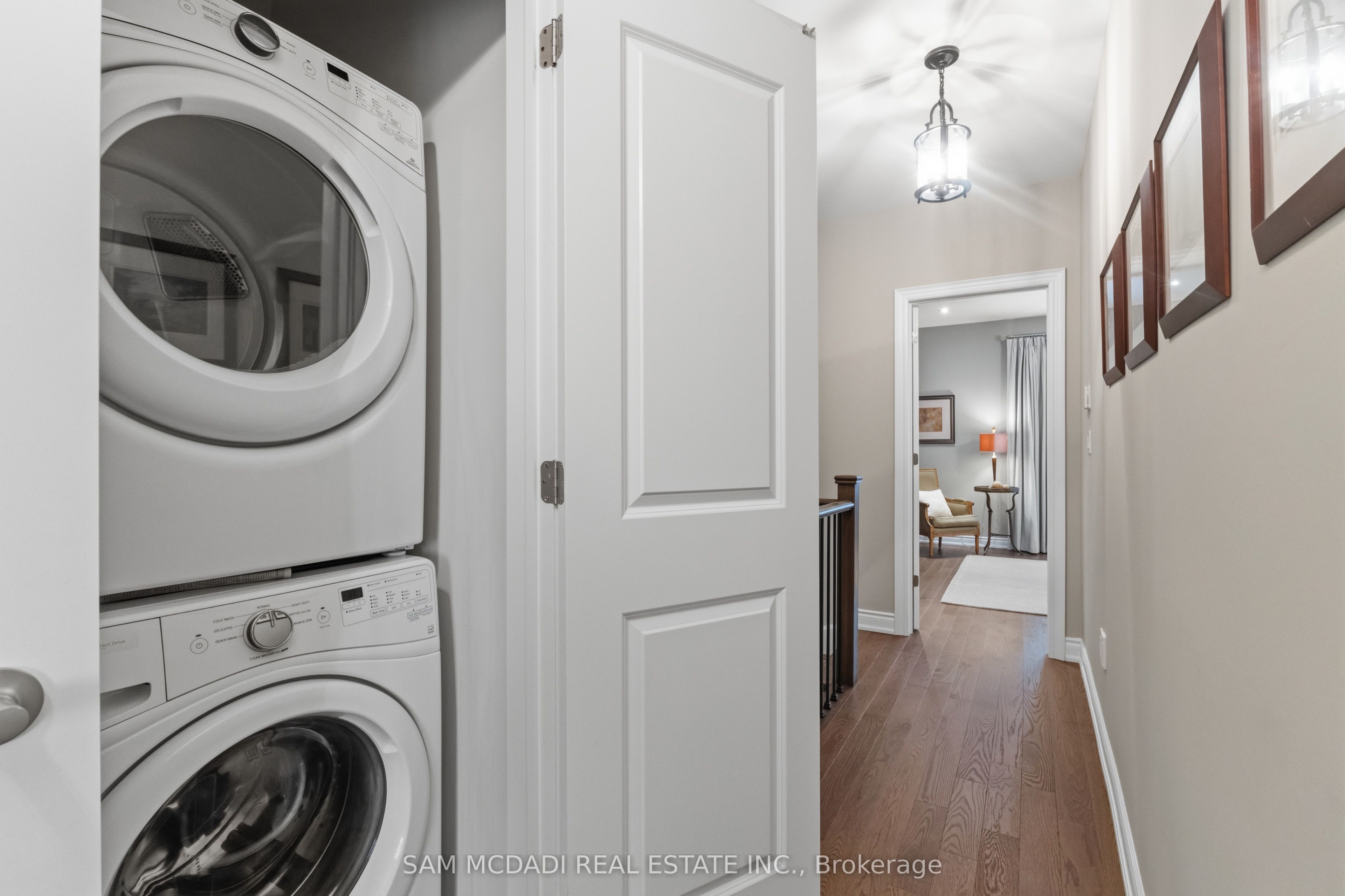 2029 Queensborough Gate Property Photo 30