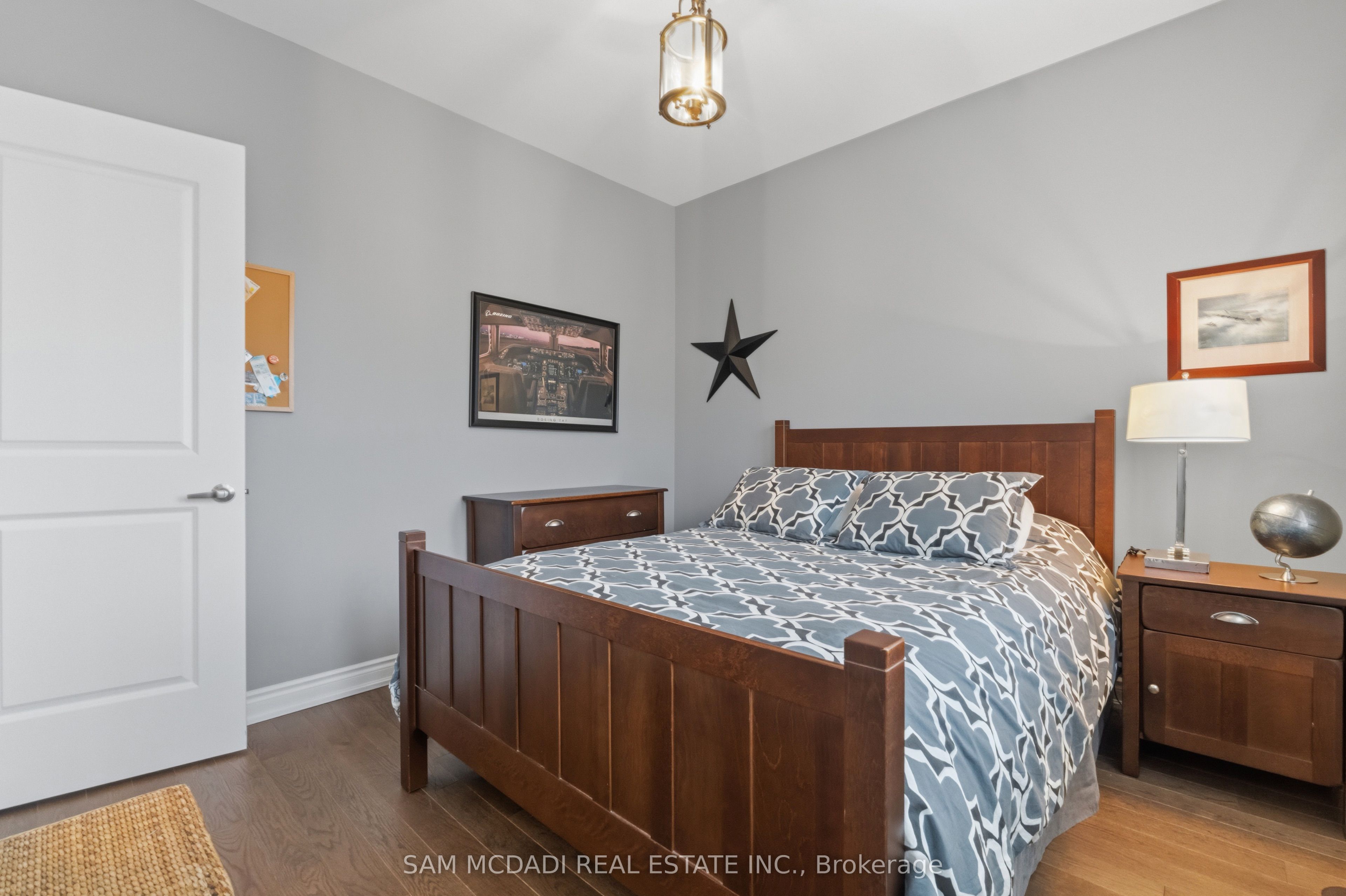 2029 Queensborough Gate Property Photo 31