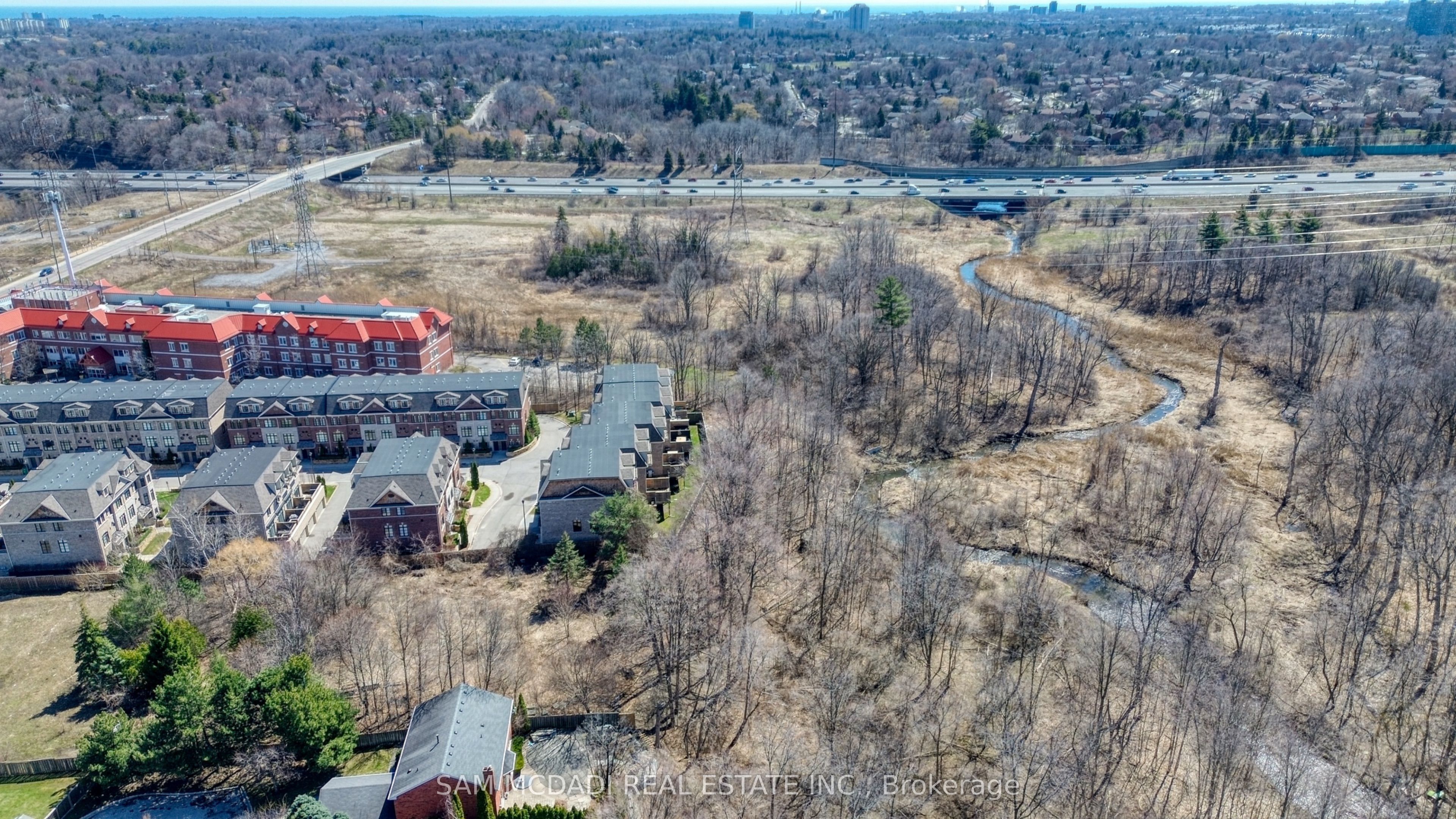 2029 Queensborough Gate Property Photo 33