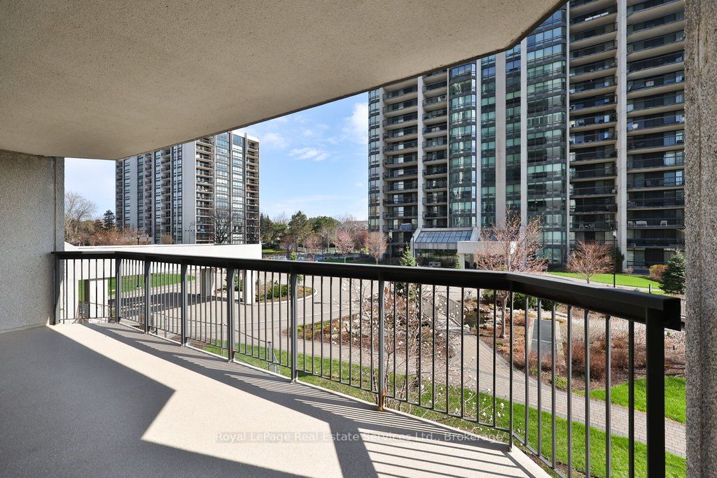 2180 Marine Drive 208 Property Photo 20