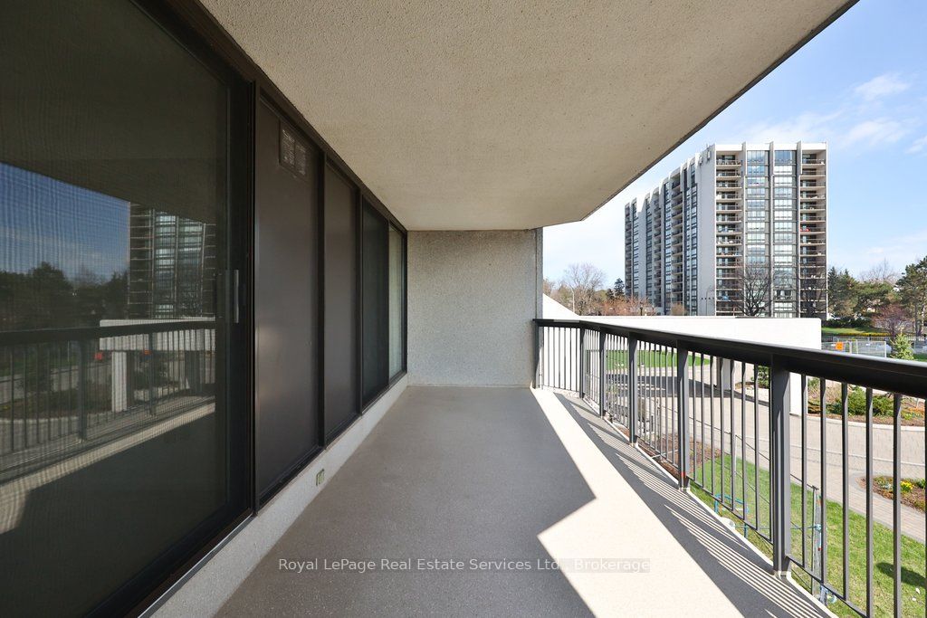 2180 Marine Drive 208 Property Photo 21