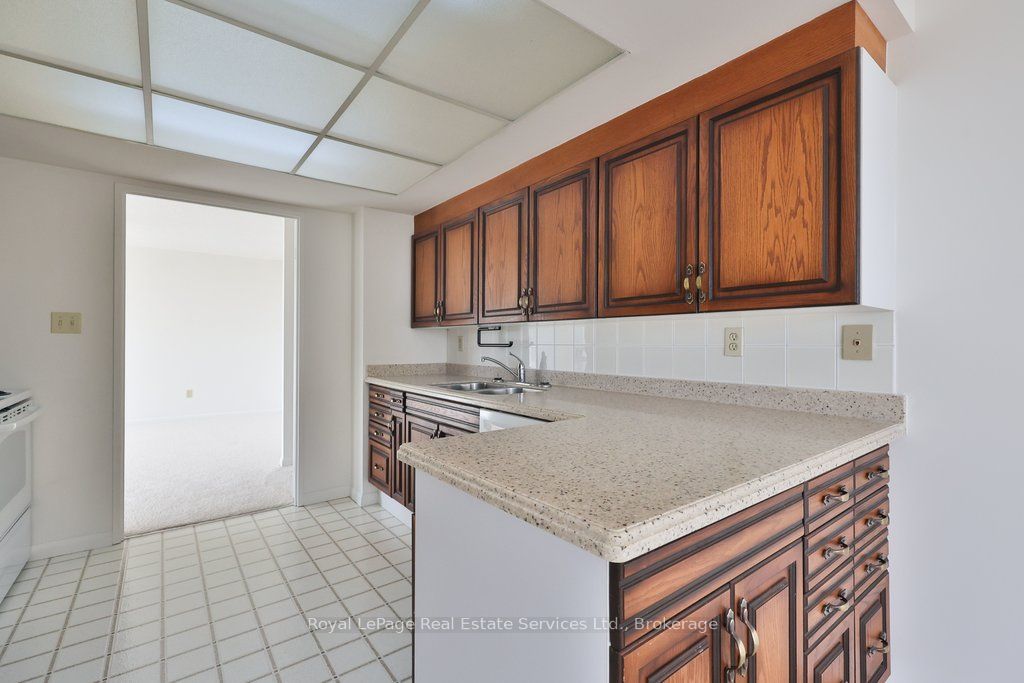 2180 Marine Drive 208 Property Photo 23