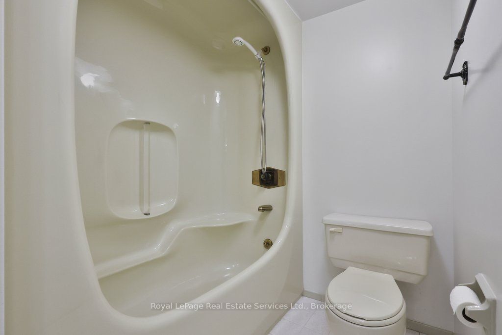 2180 Marine Drive 208 Property Photo 35