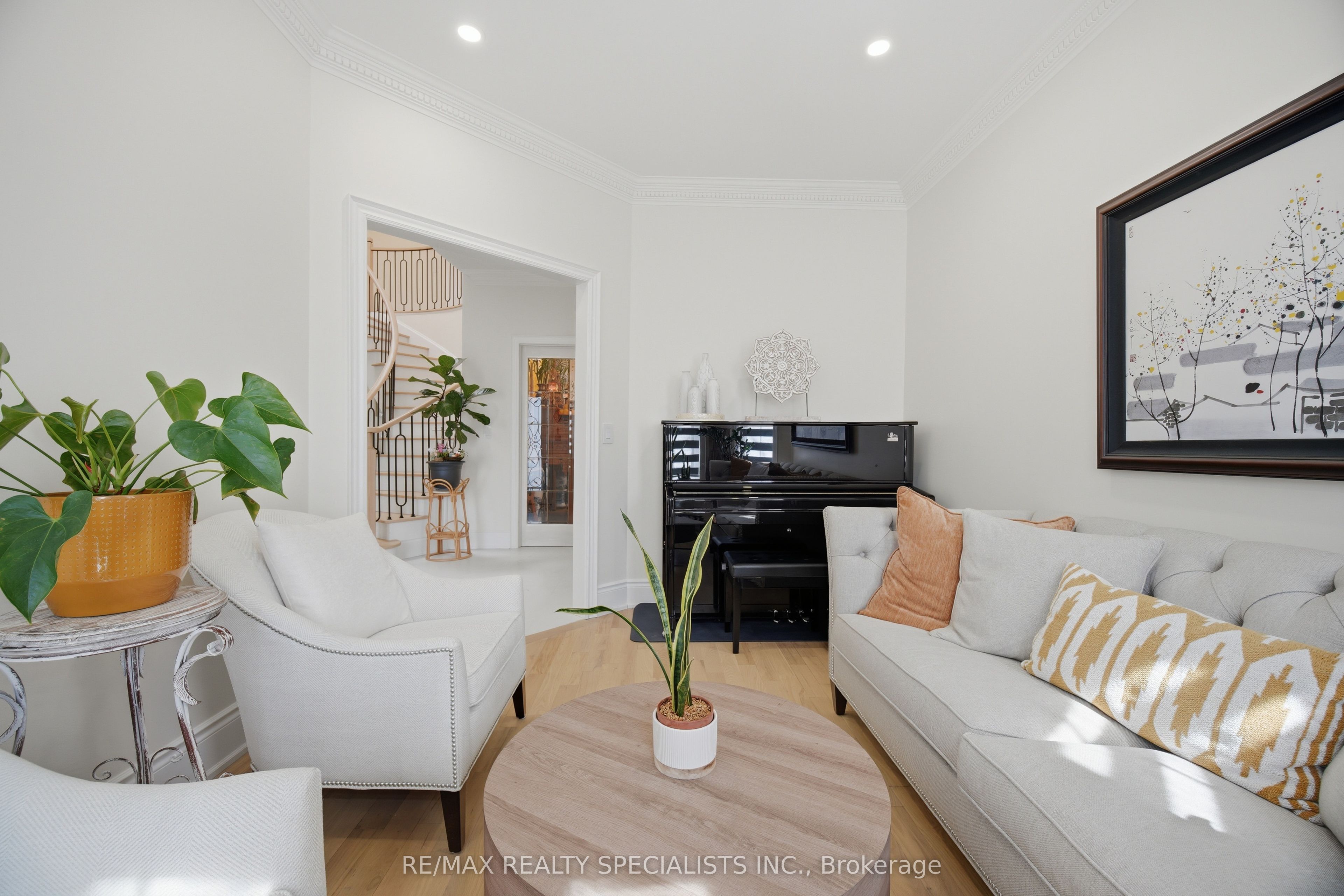 57 Fairview Road W Property Photo 7