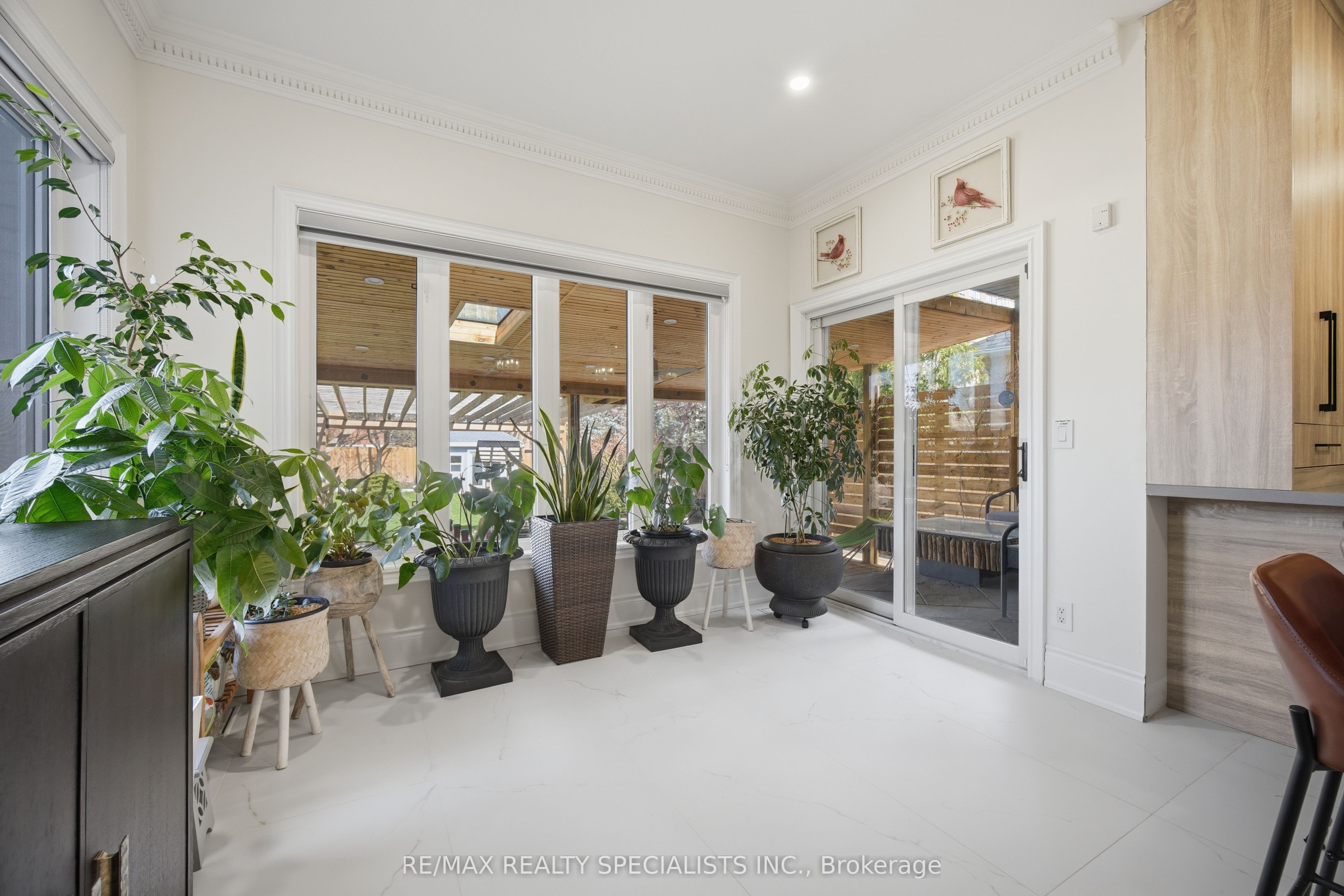 57 Fairview Road W Property Photo 14