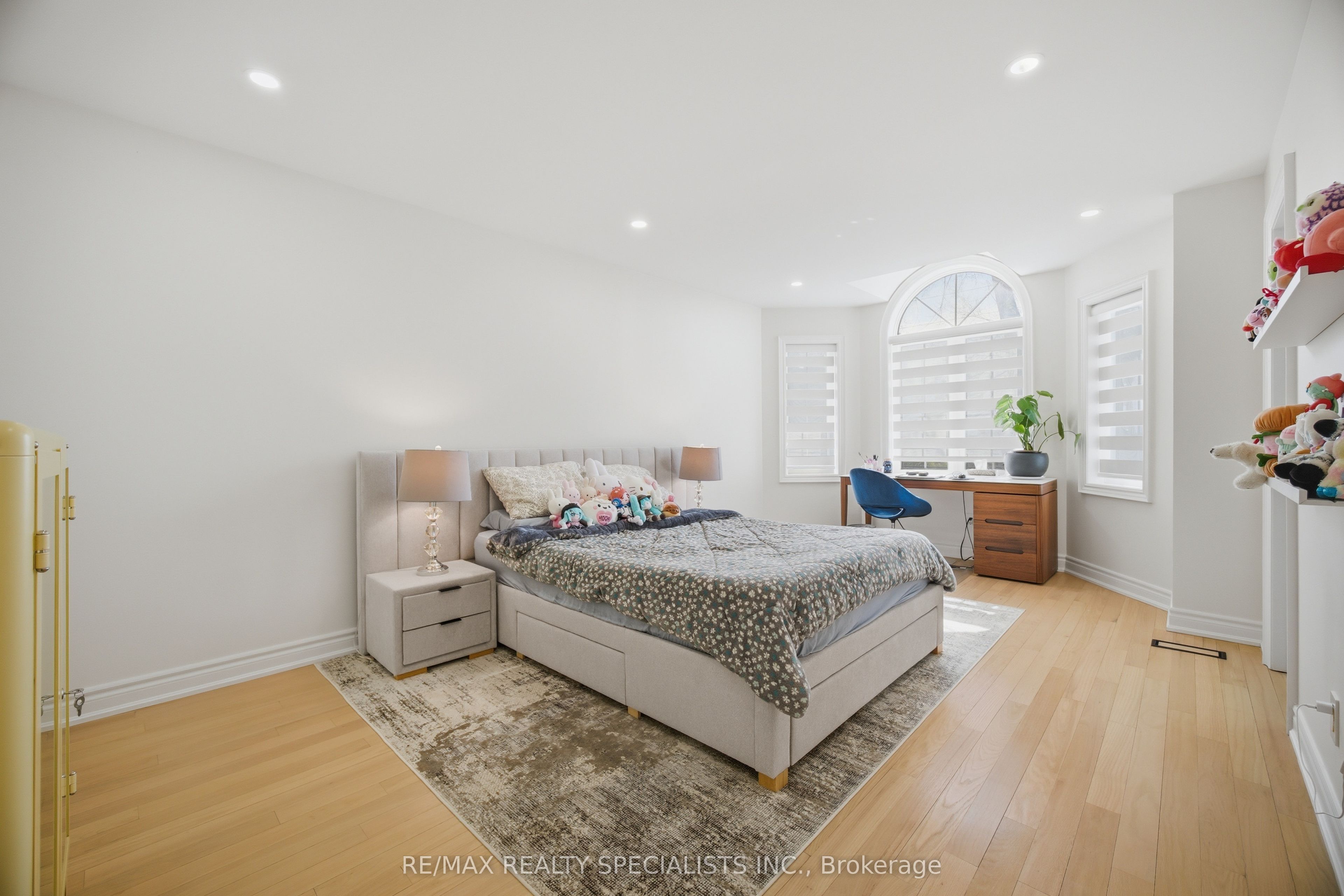 57 Fairview Road W Property Photo 26