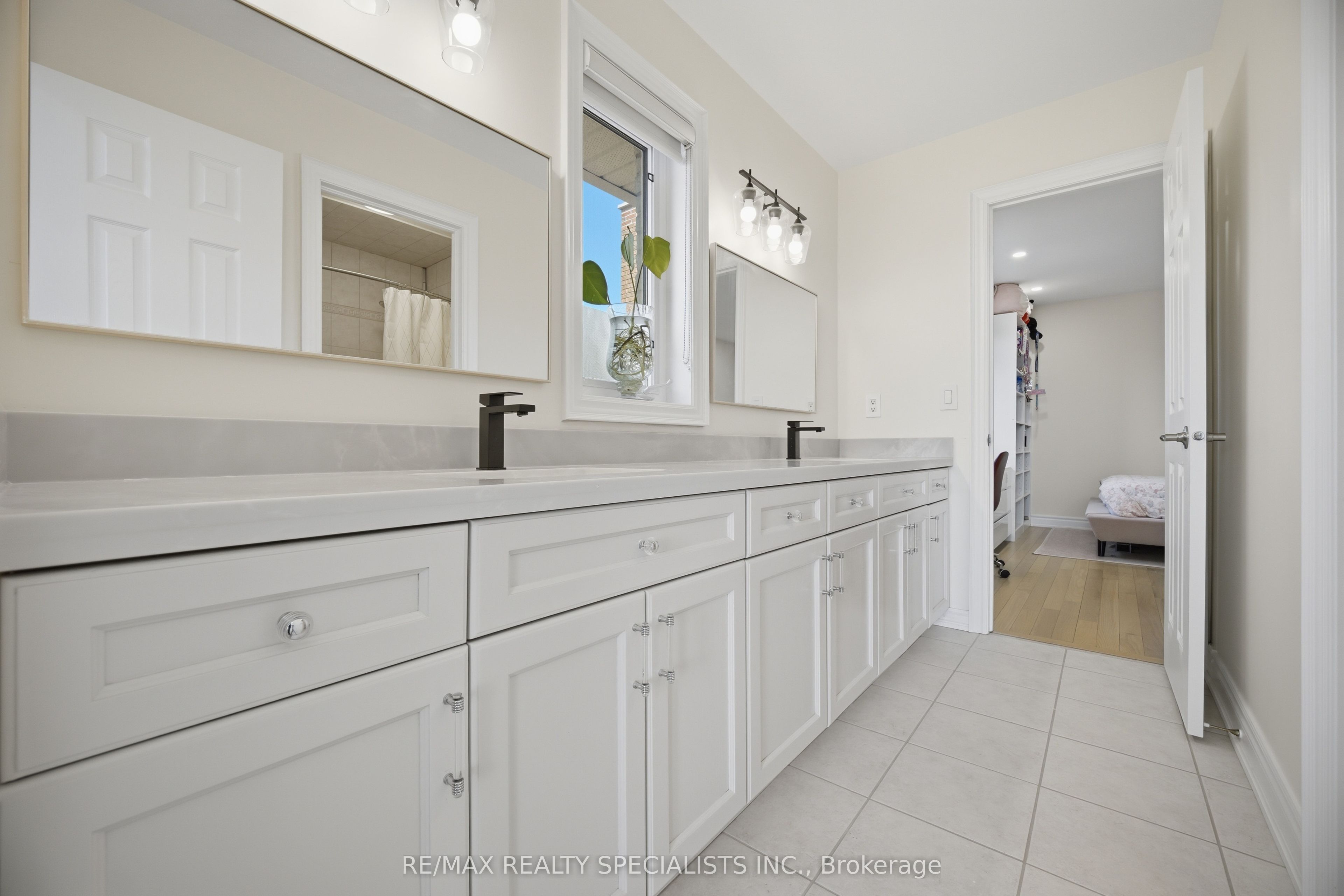 57 Fairview Road W Property Photo 32