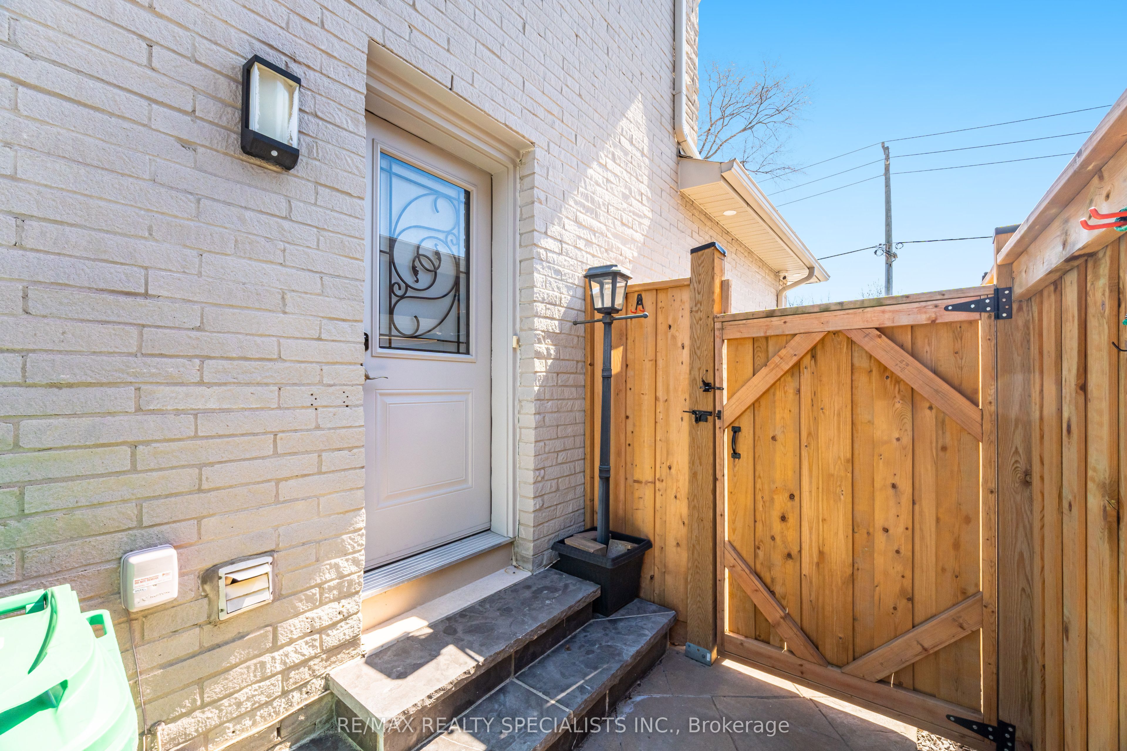 57 Fairview Road W Property Photo 47