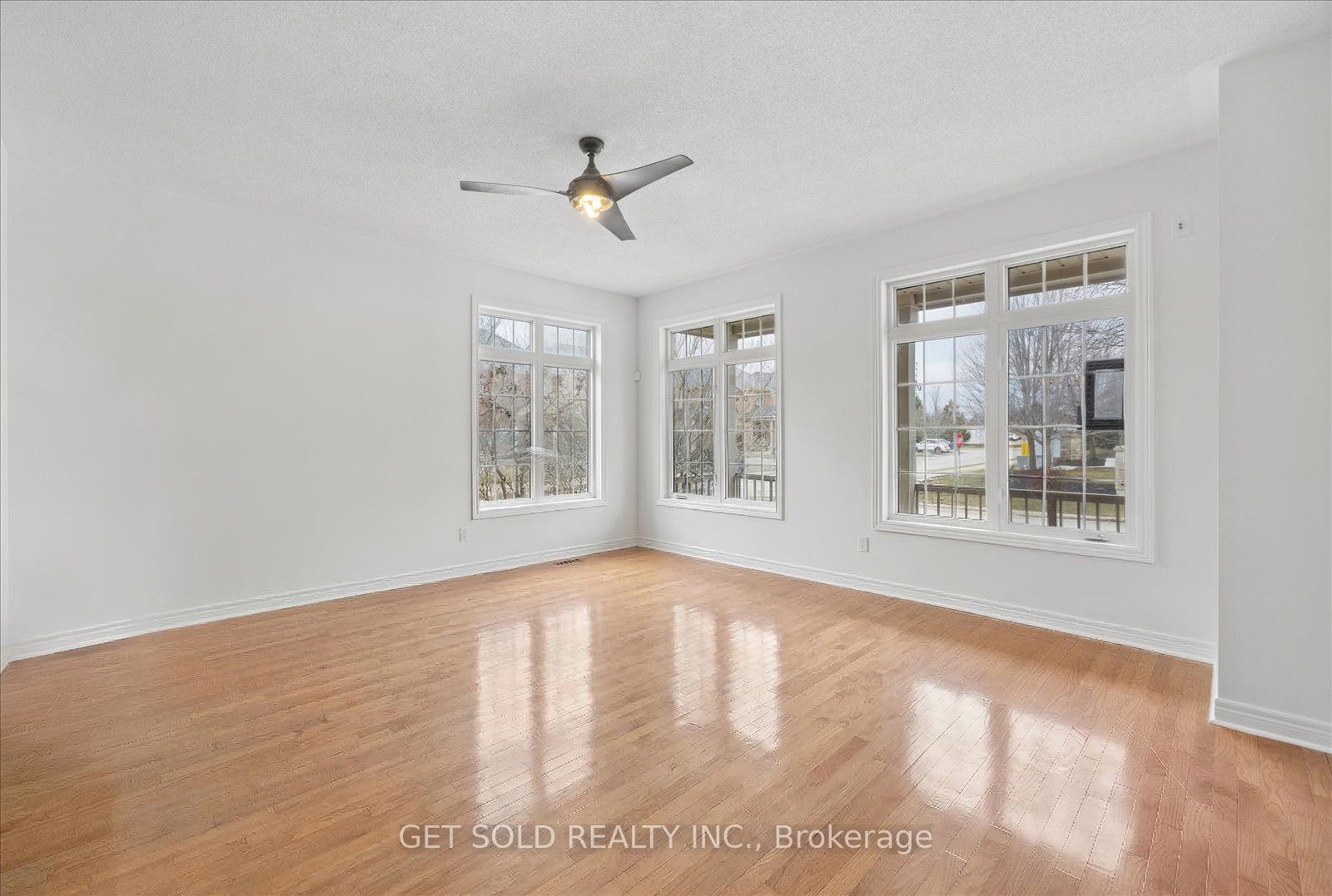16 Deerchase Road Property Photo 10