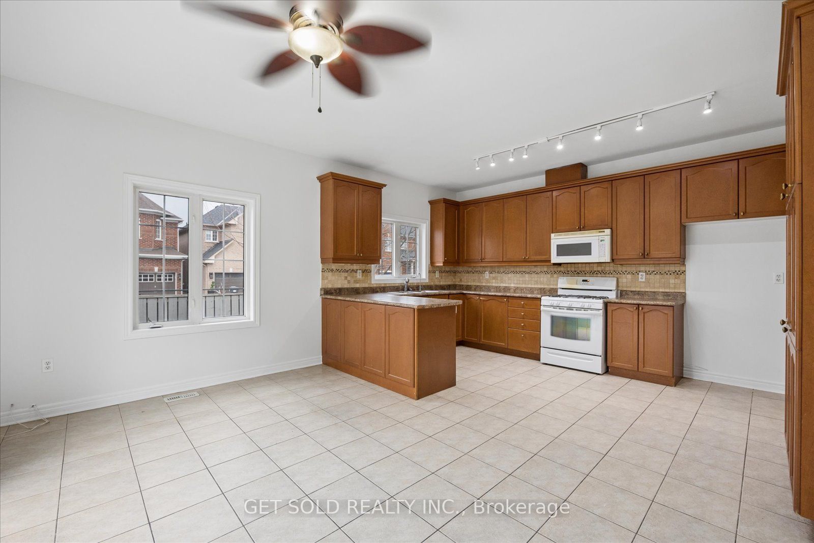 16 Deerchase Road Property Photo 16