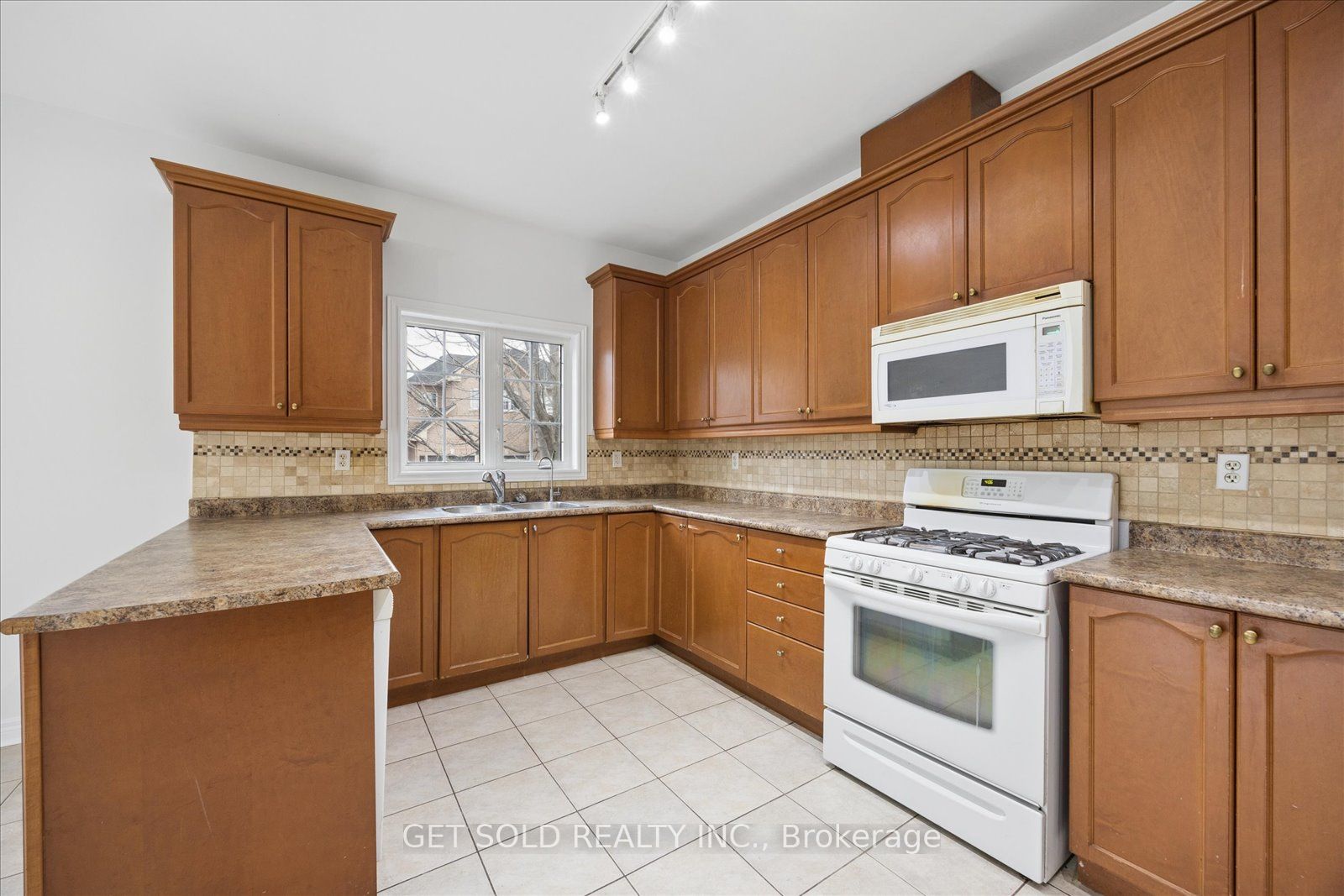 16 Deerchase Road Property Photo 20