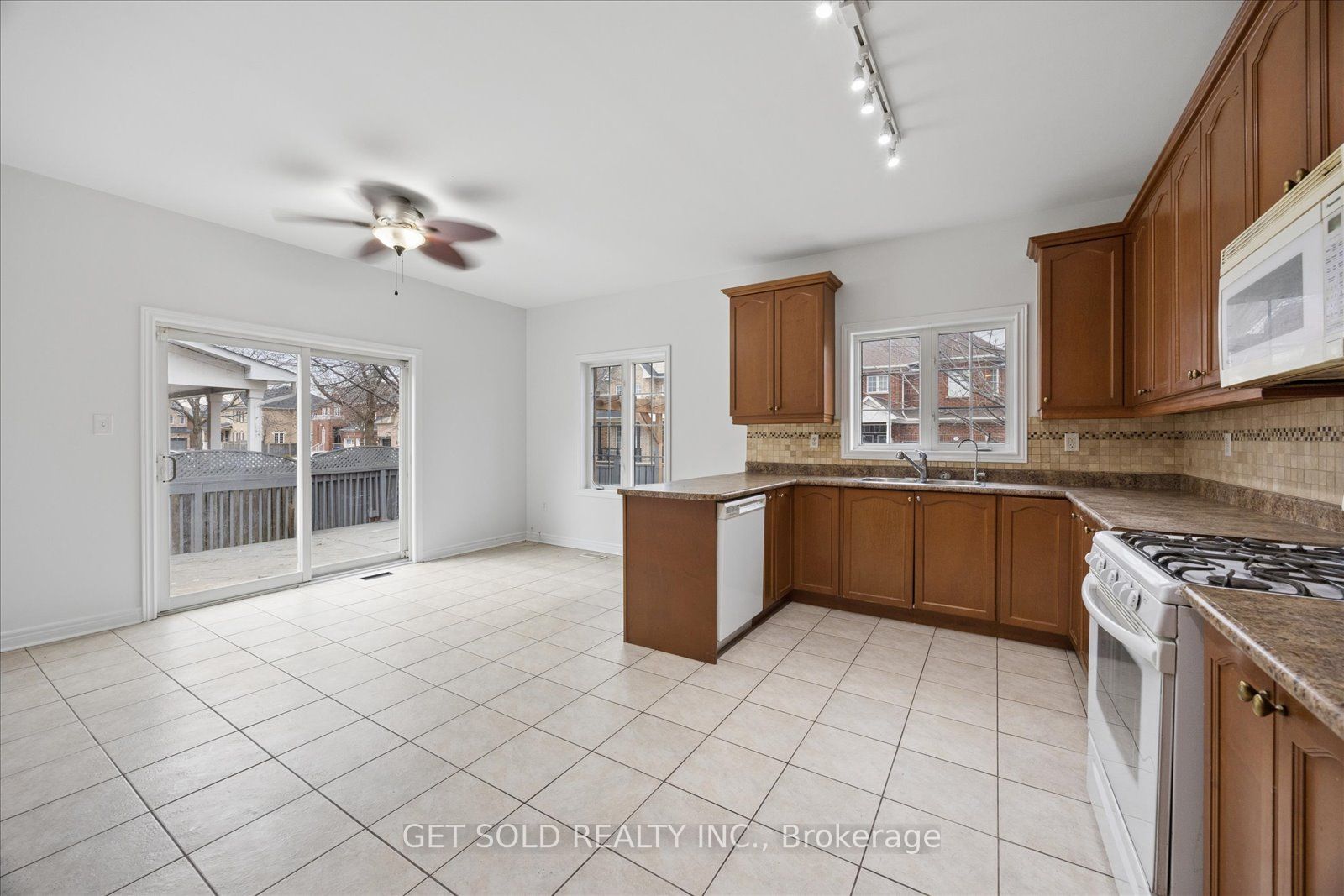 16 Deerchase Road Property Photo 22