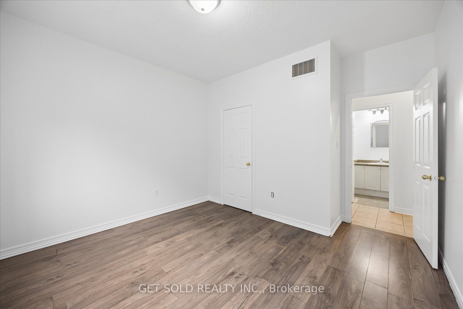 16 Deerchase Road Property Photo 25