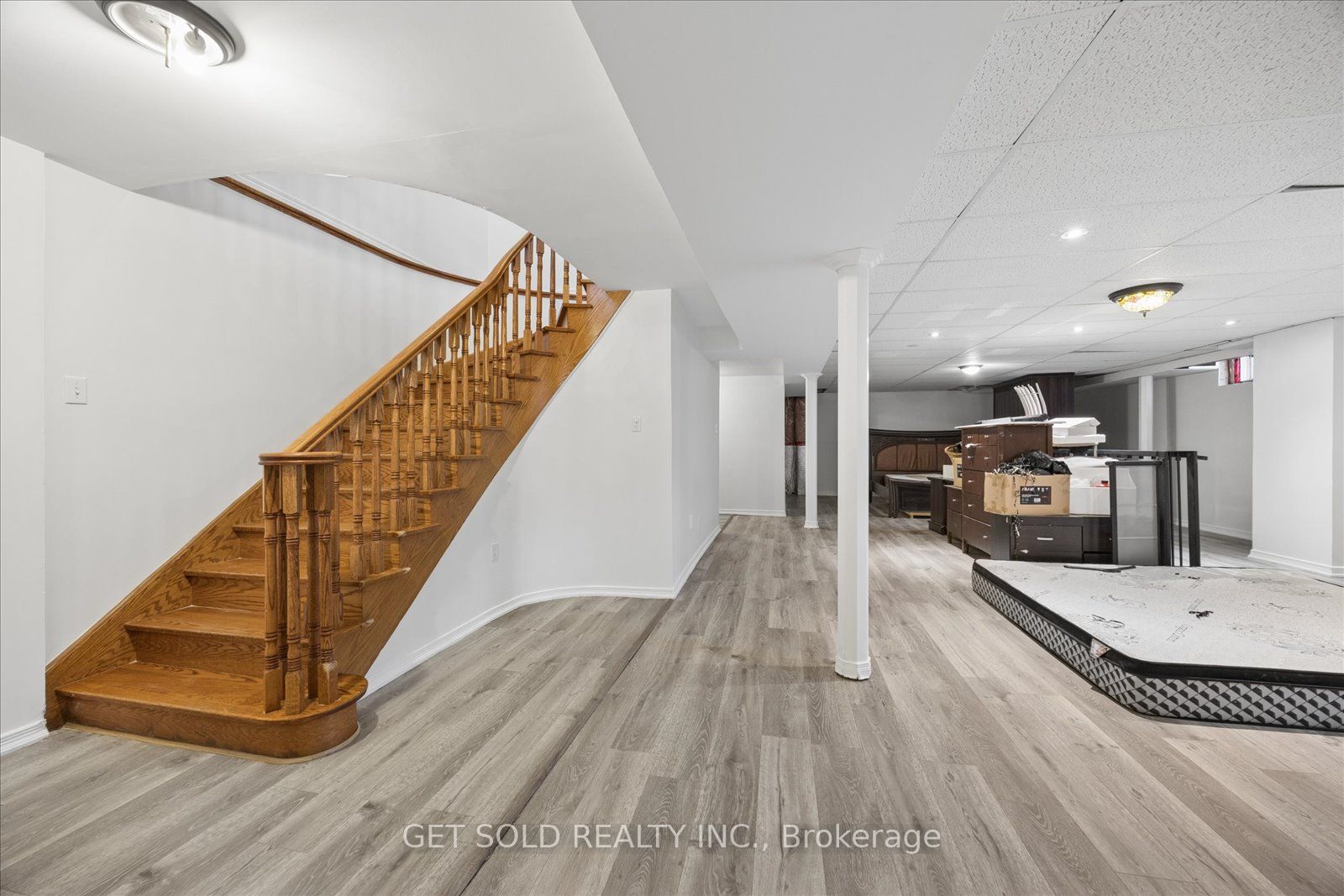 16 Deerchase Road Property Photo 33