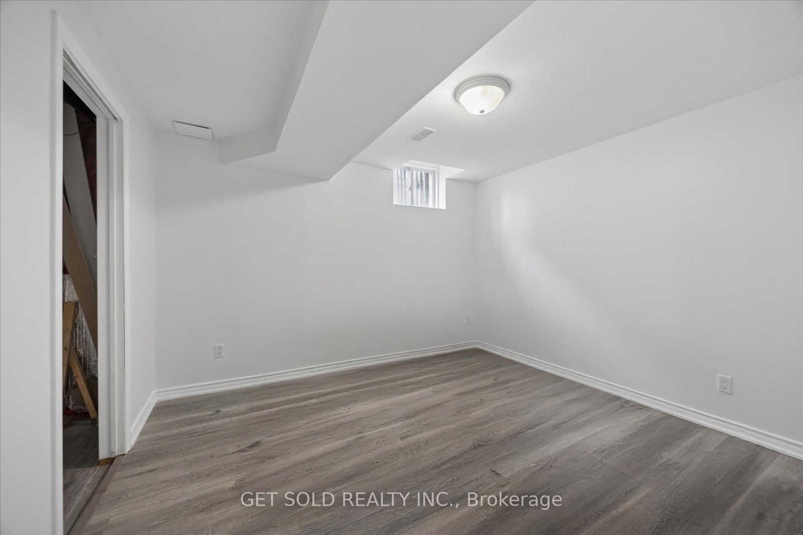 16 Deerchase Road Property Photo 40