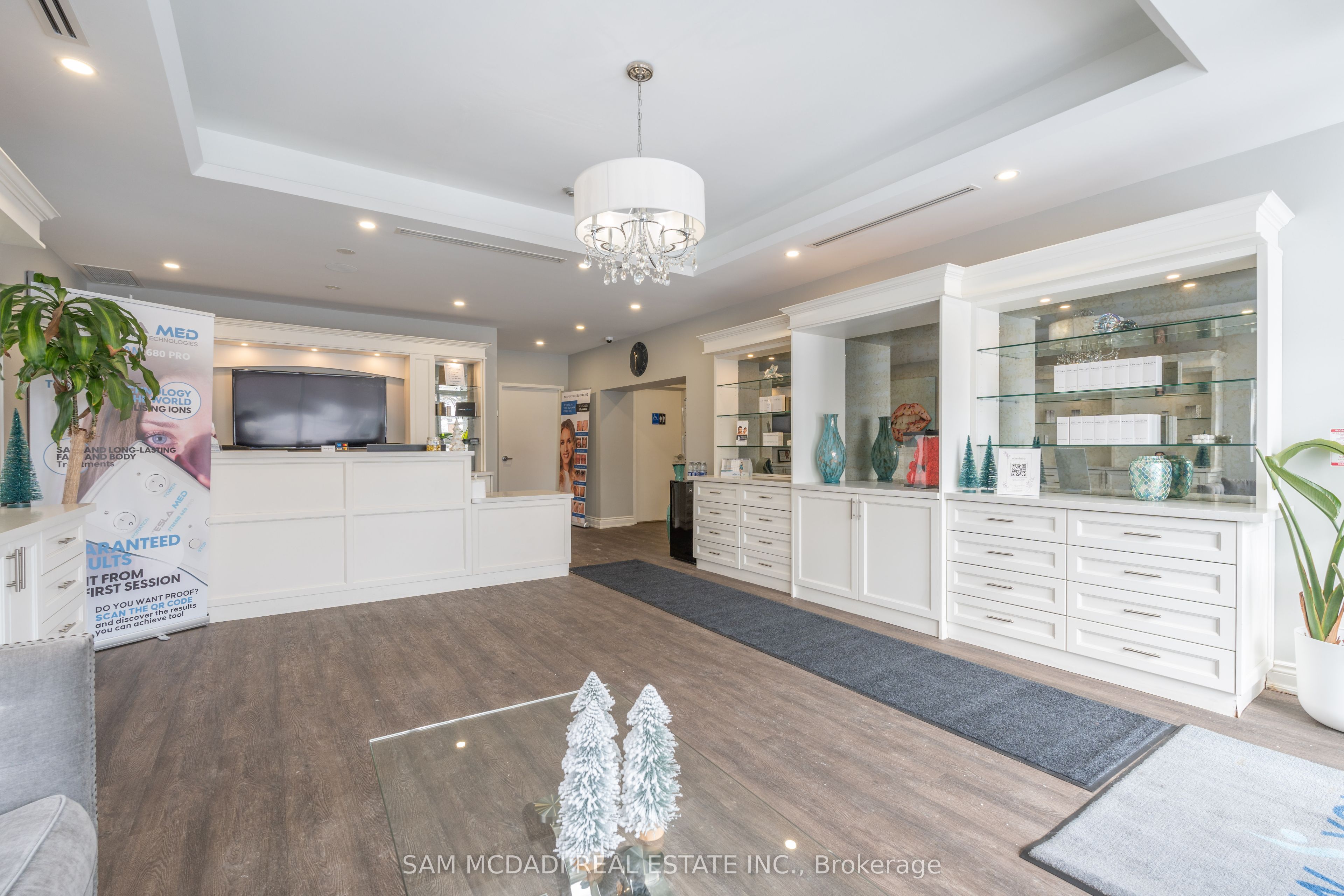 1651 Lakeshore Road W Property Photo 7