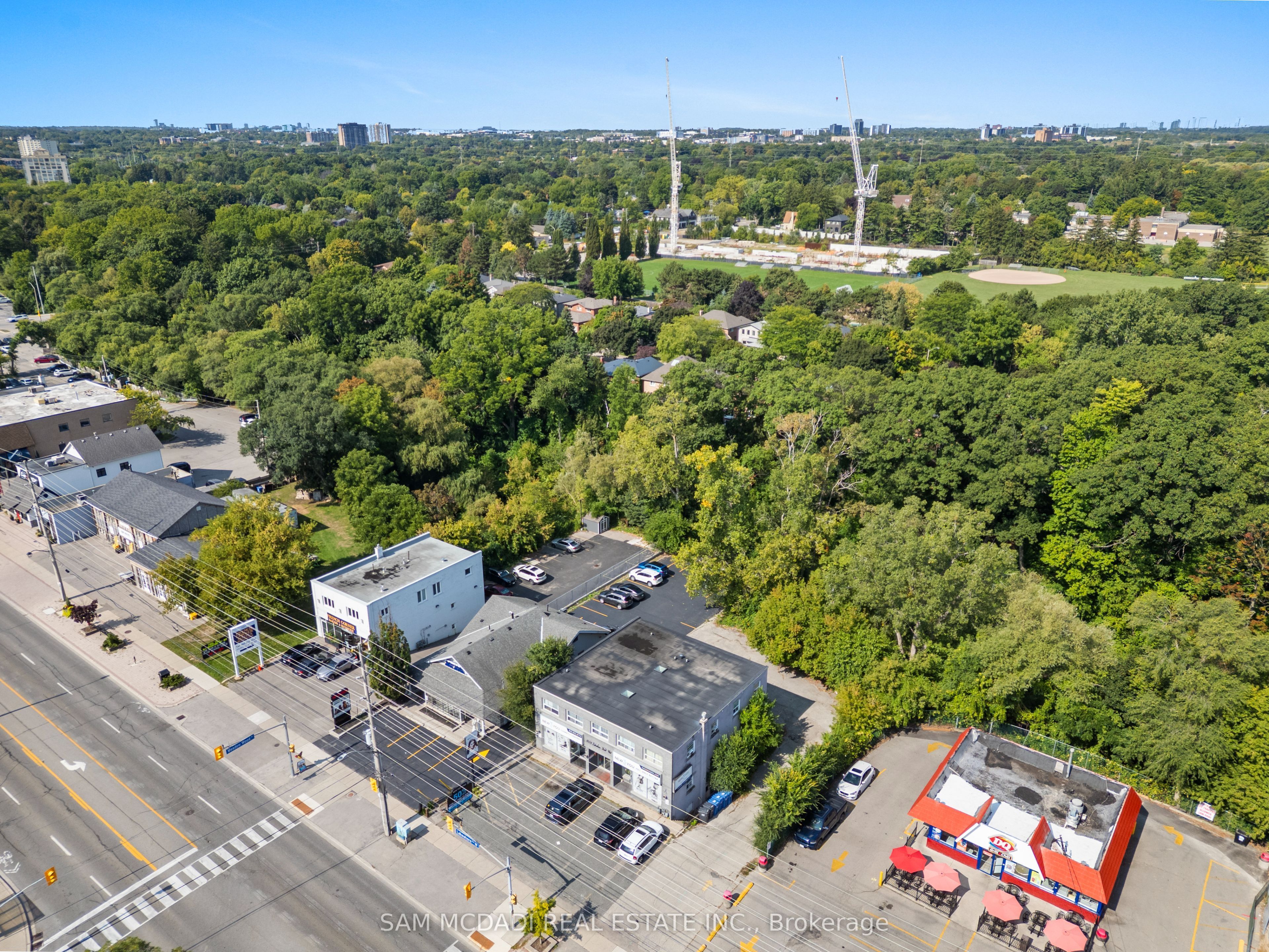 1651 Lakeshore Road W Property Photo 19
