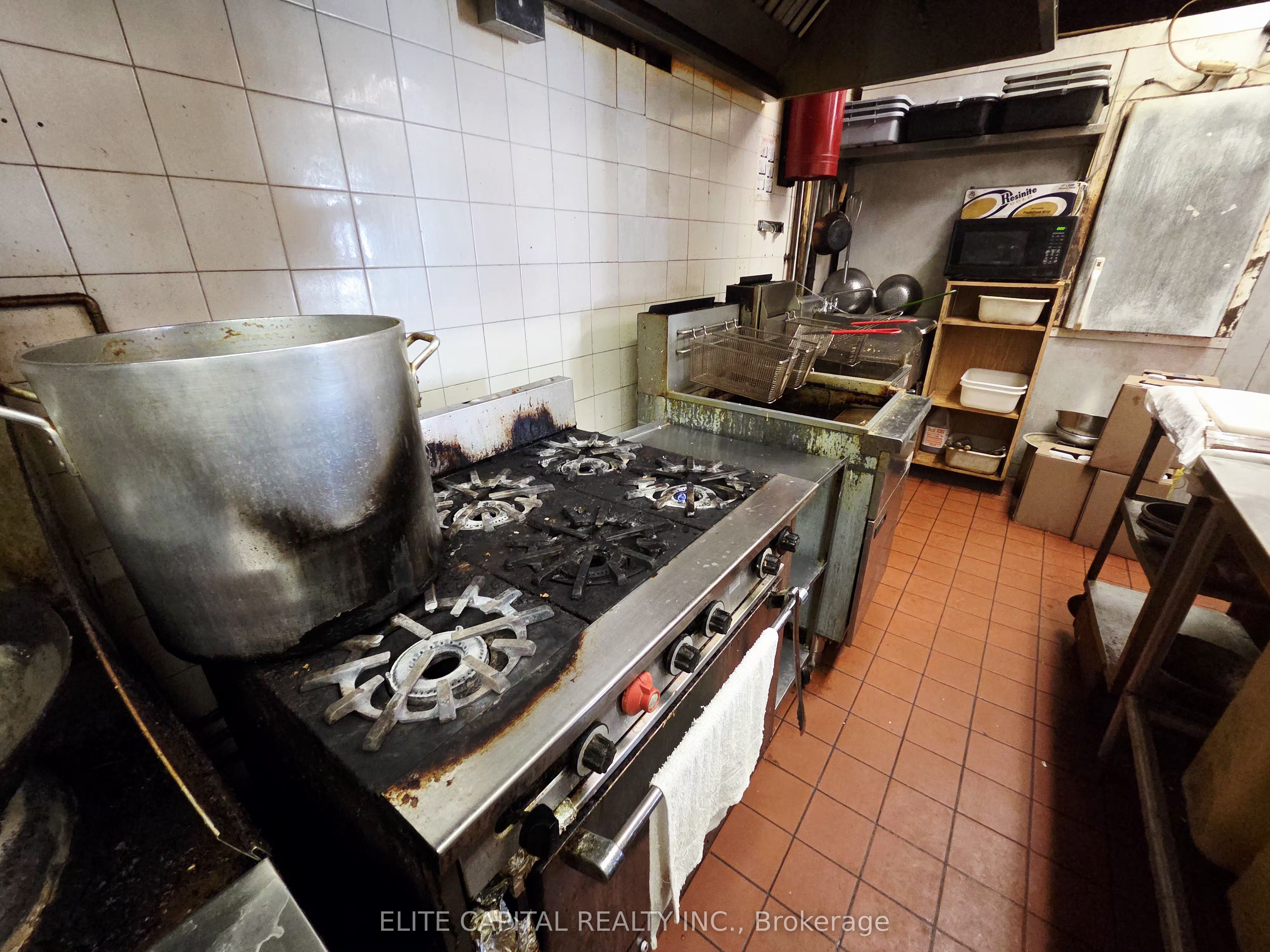 377 Burnhamthorpe Road E Property Photo 7