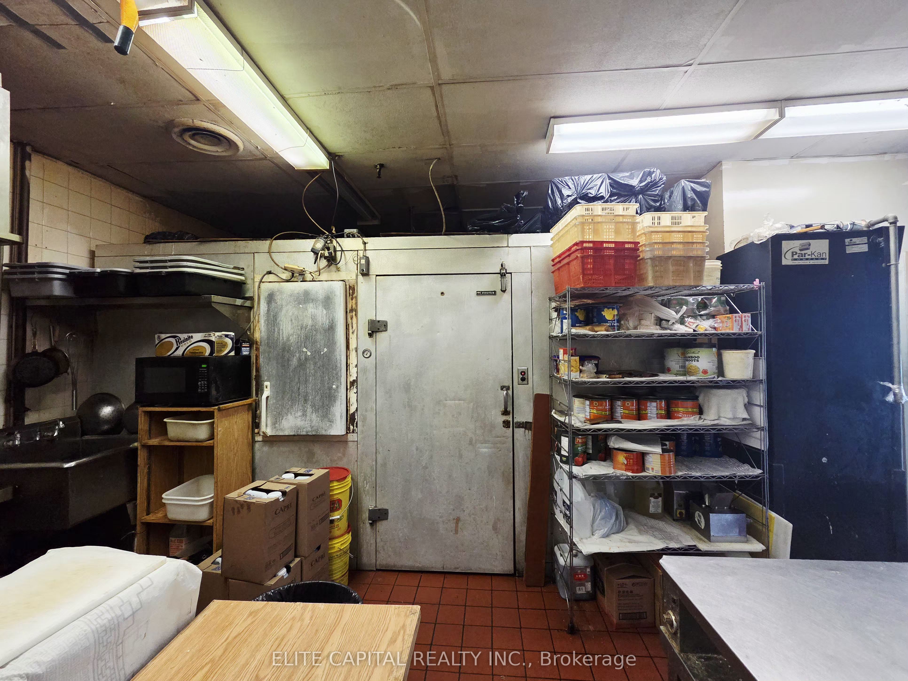 377 Burnhamthorpe Road E Property Photo 10