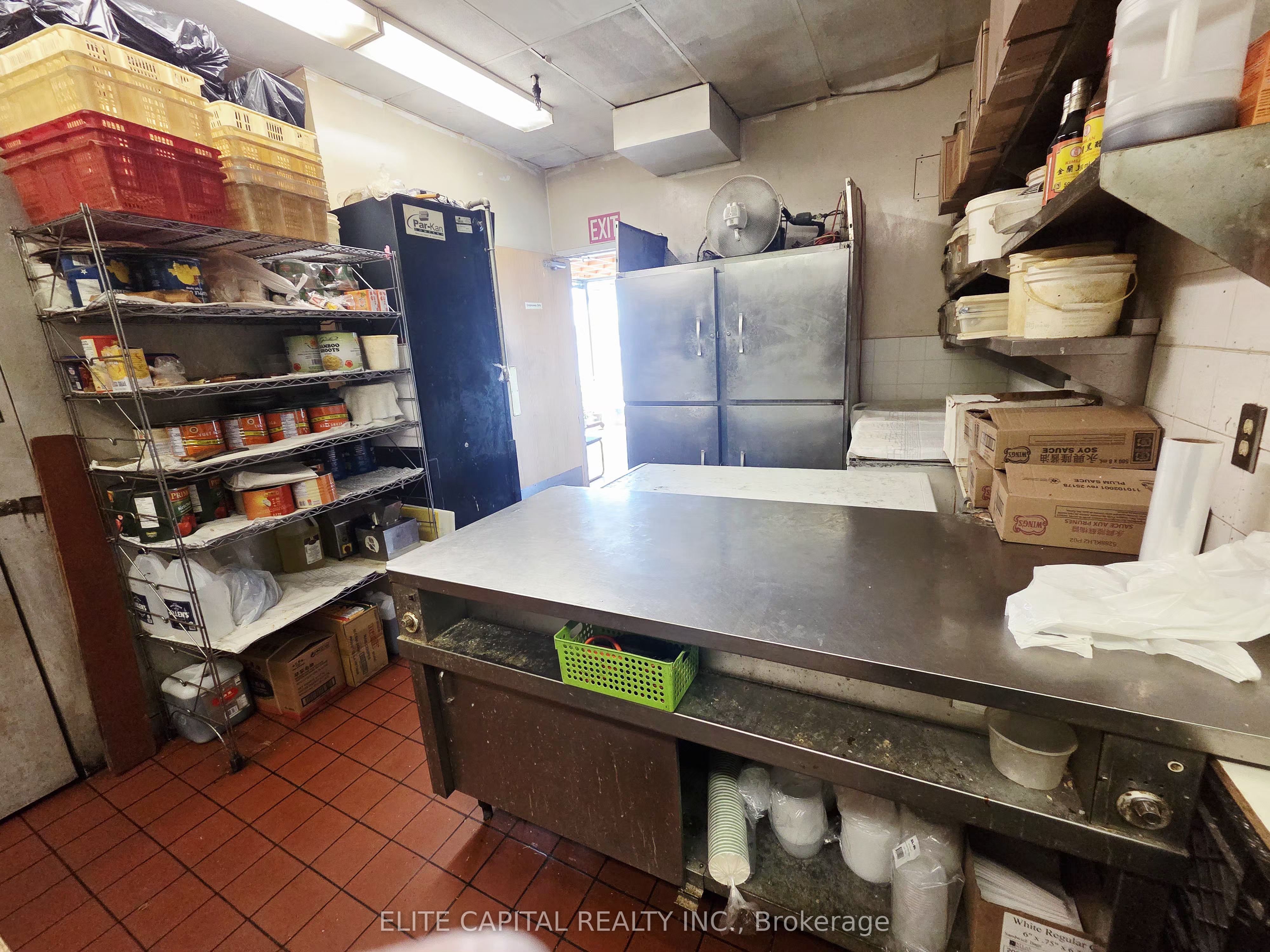 377 Burnhamthorpe Road E Property Photo 11