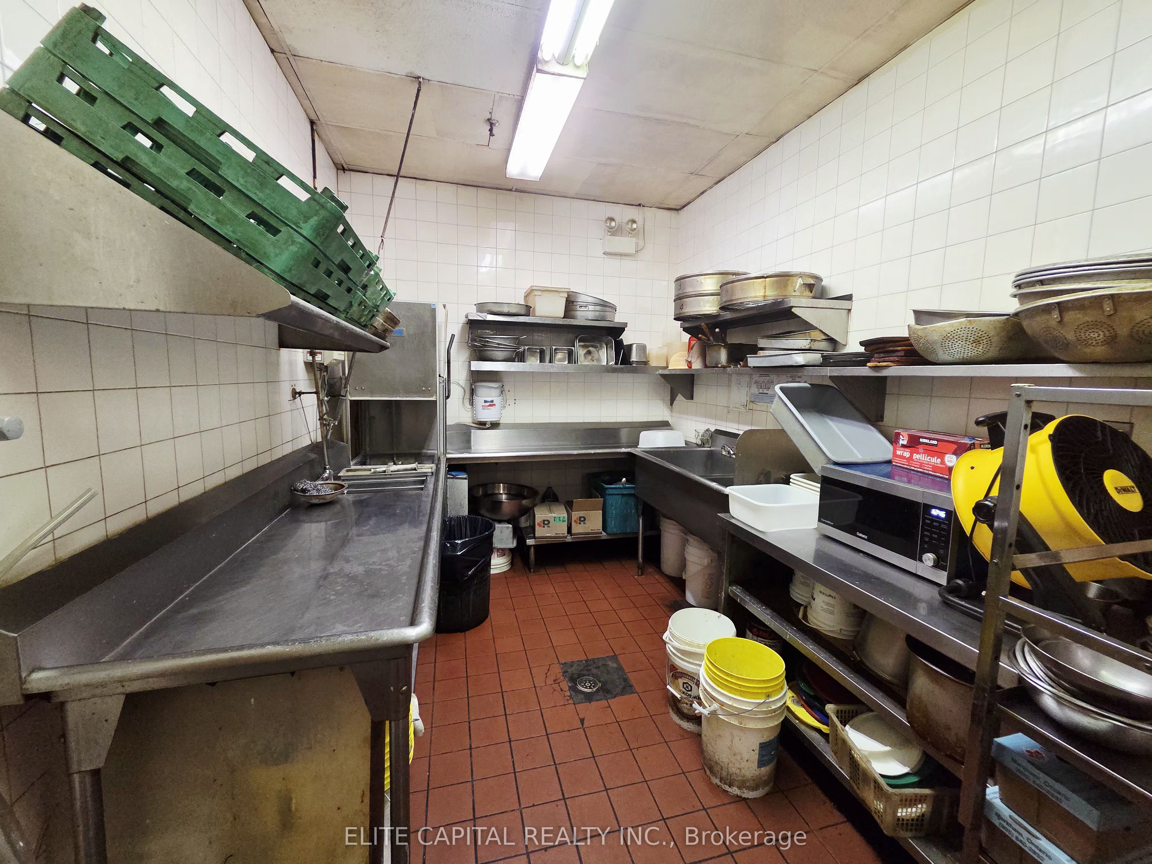 377 Burnhamthorpe Road E Property Photo 14