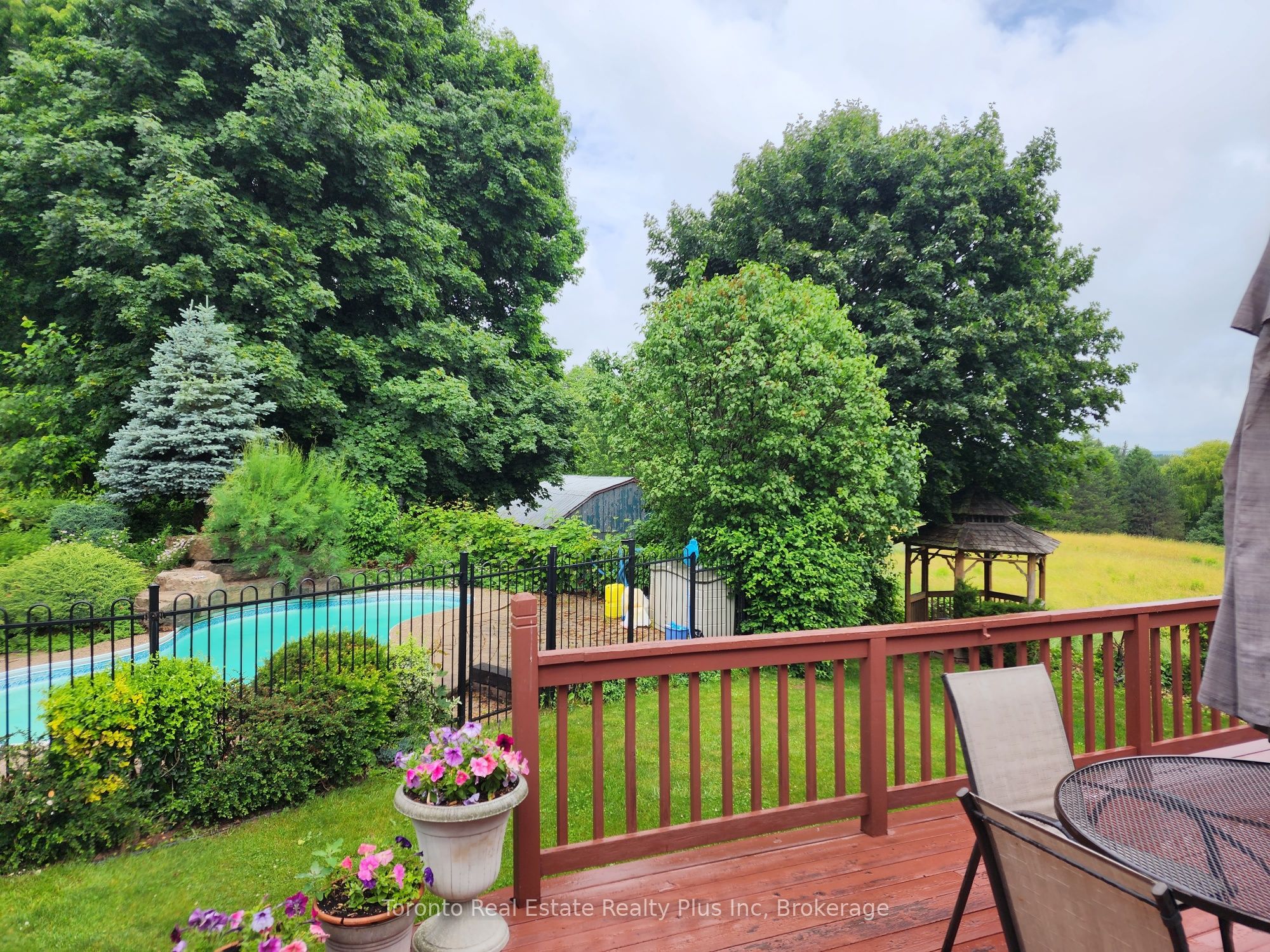 1215 Britannia Road Property Photo 13