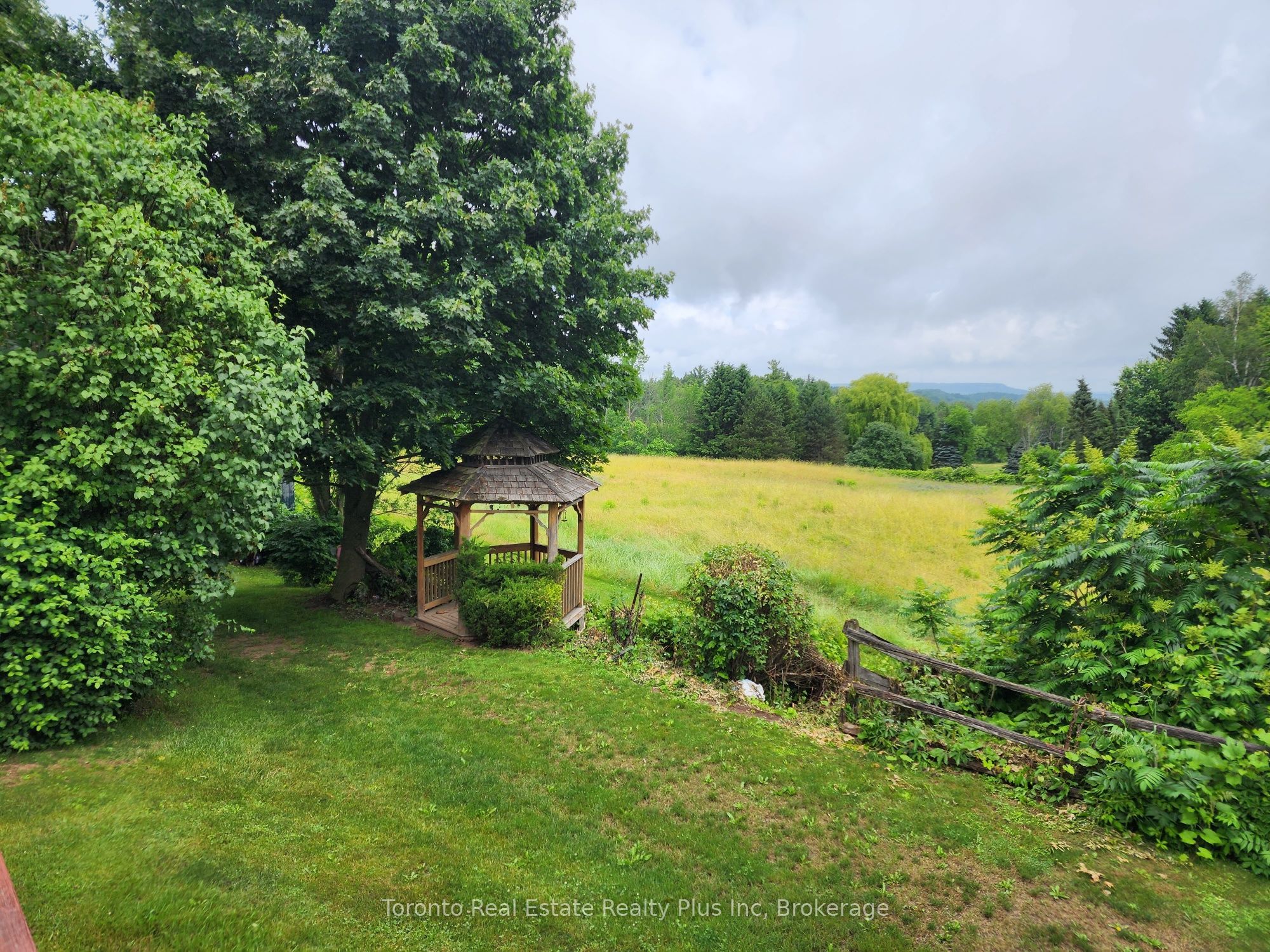 1215 Britannia Road Property Photo 14