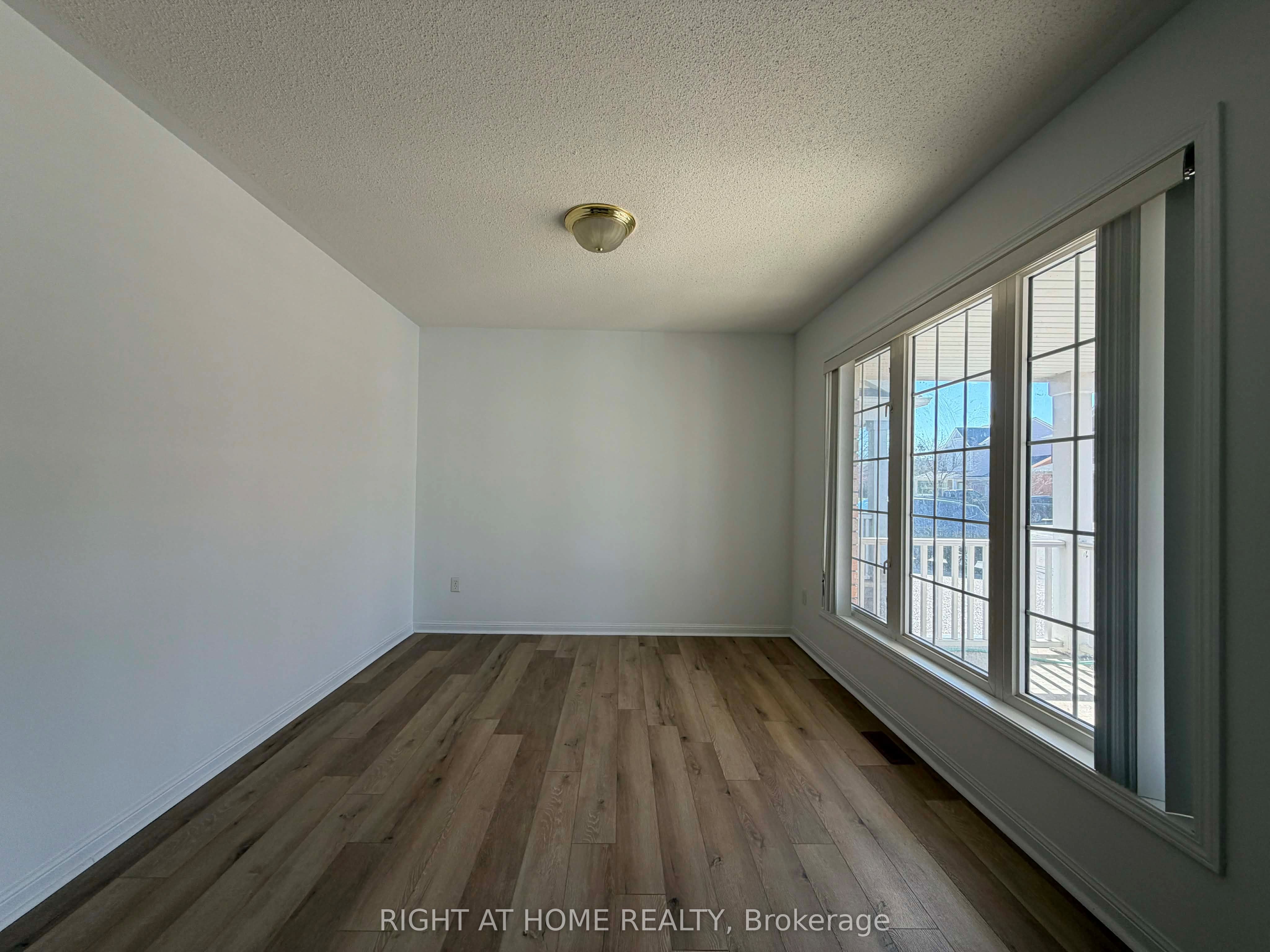 677 Irving Terrace Property Photo 3