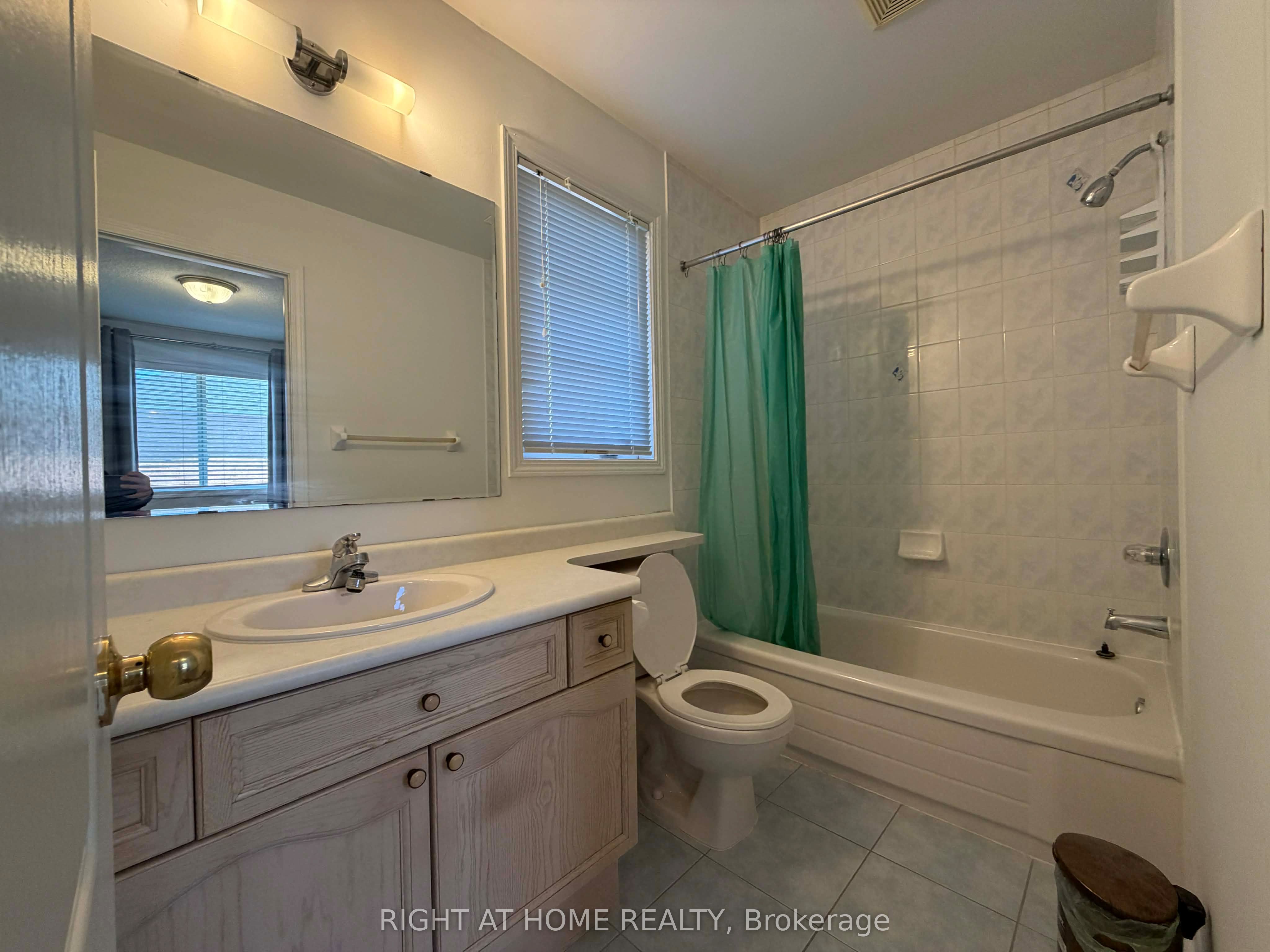 677 Irving Terrace Property Photo 20