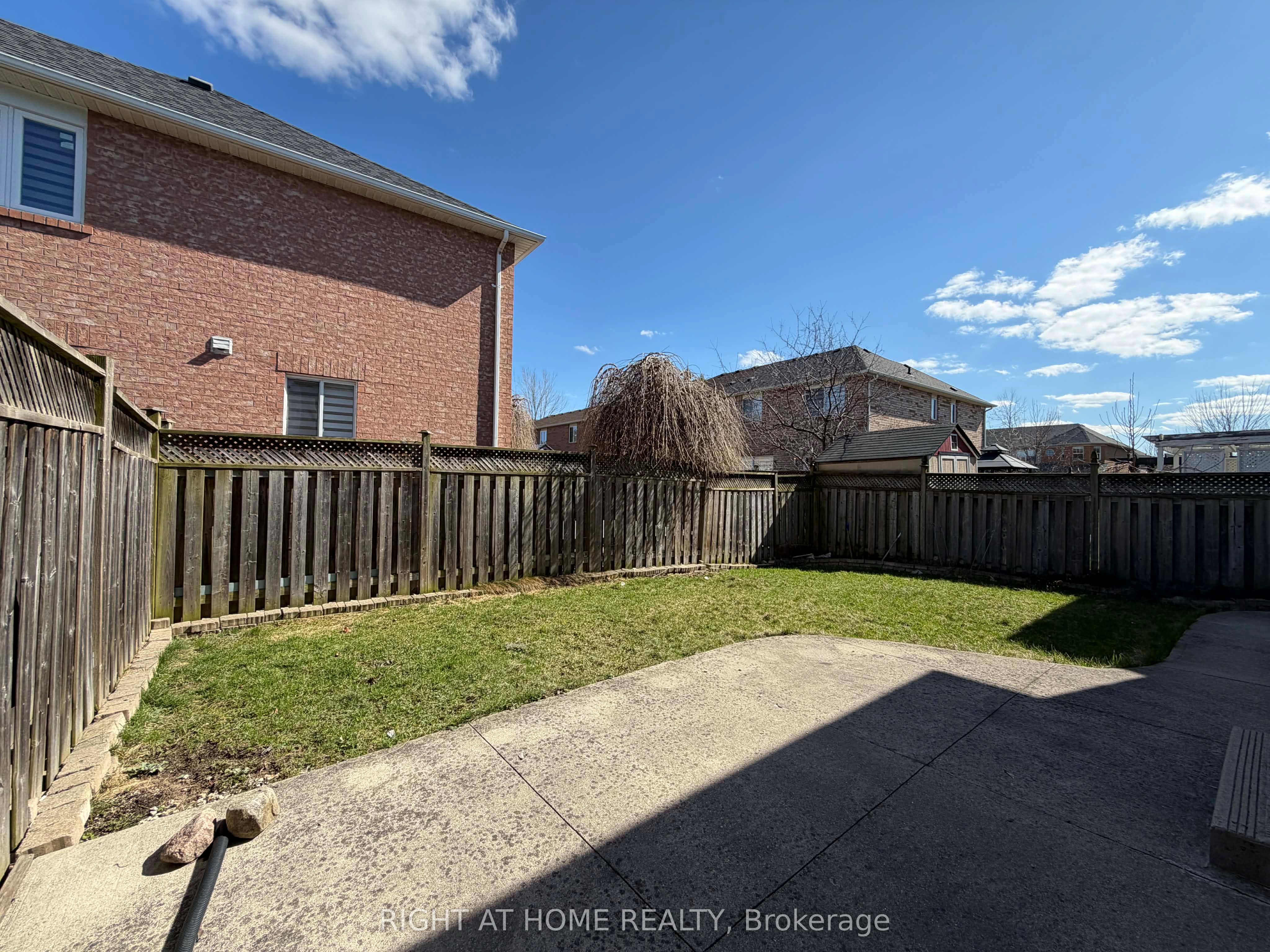 677 Irving Terrace Property Photo 25