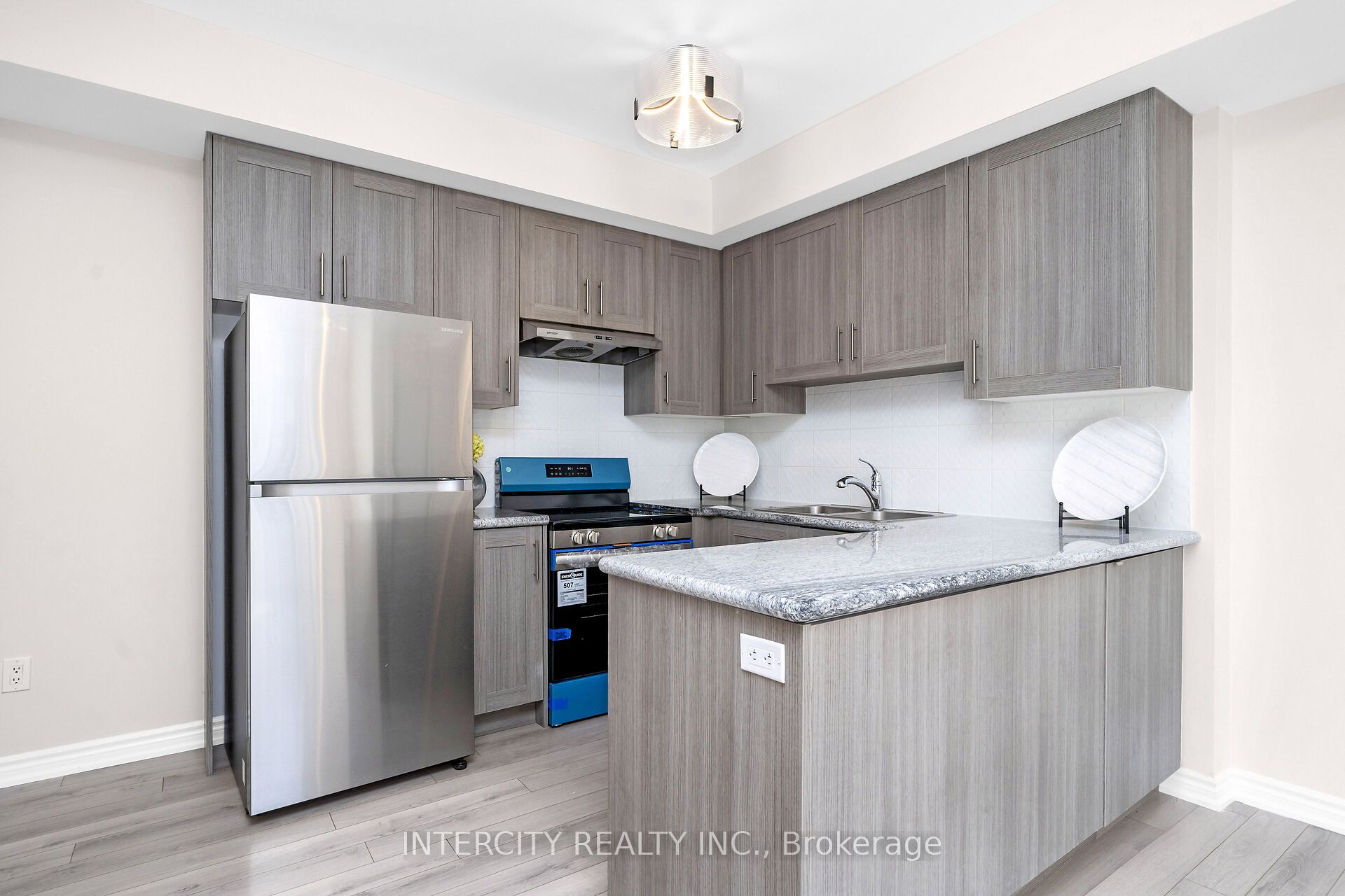 60 Halliford Place 701 Property Photo 6