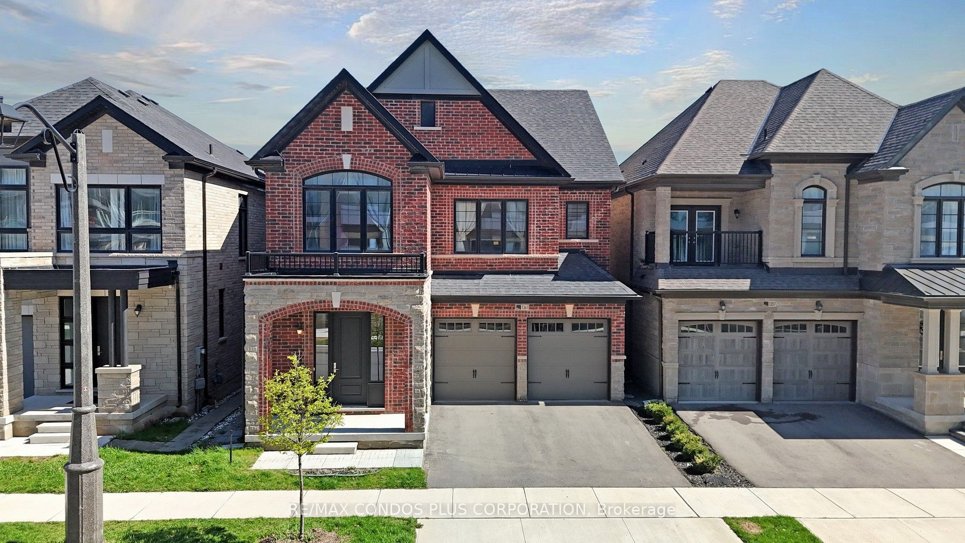 1361 Yellow Rose Circle