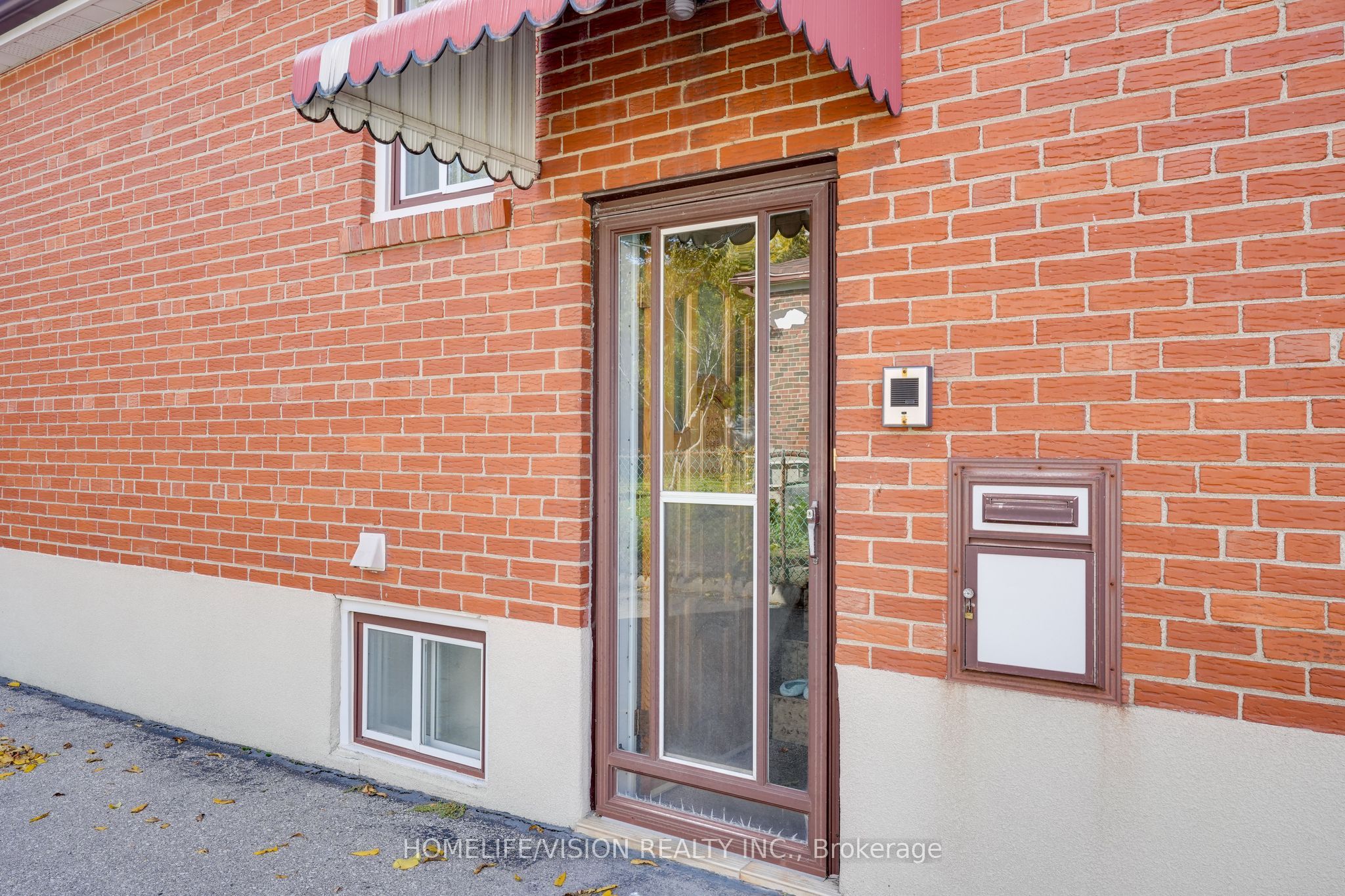 239 Epsom Downs Drive Property Photo 8