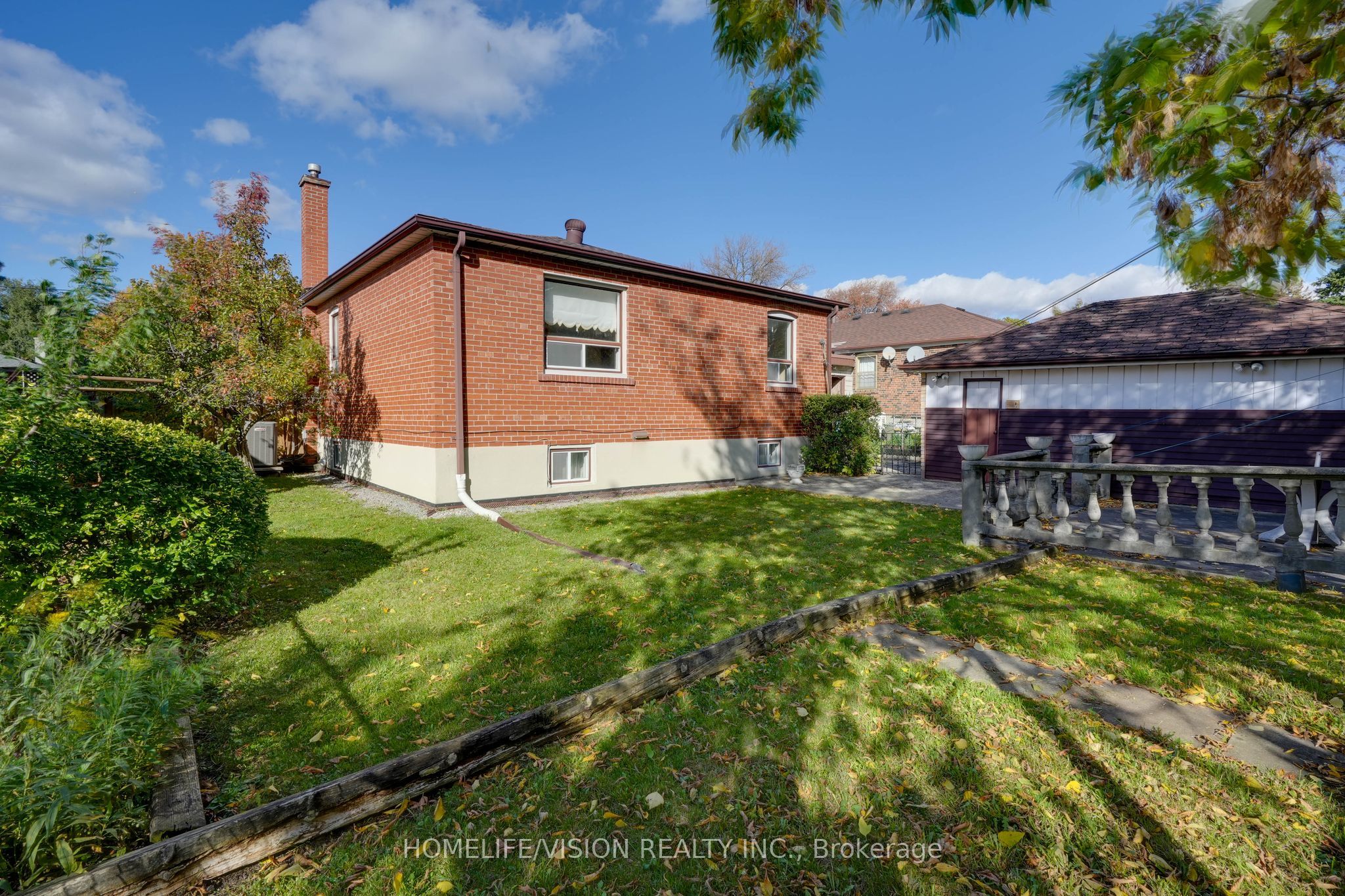 239 Epsom Downs Drive Property Photo 9