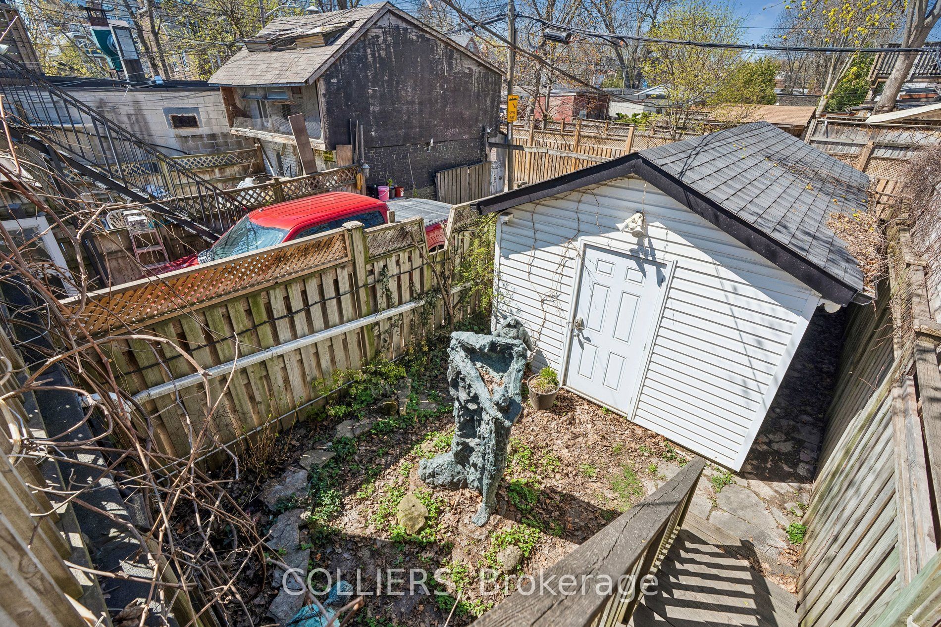 1594 Queen Street W Property Photo 18