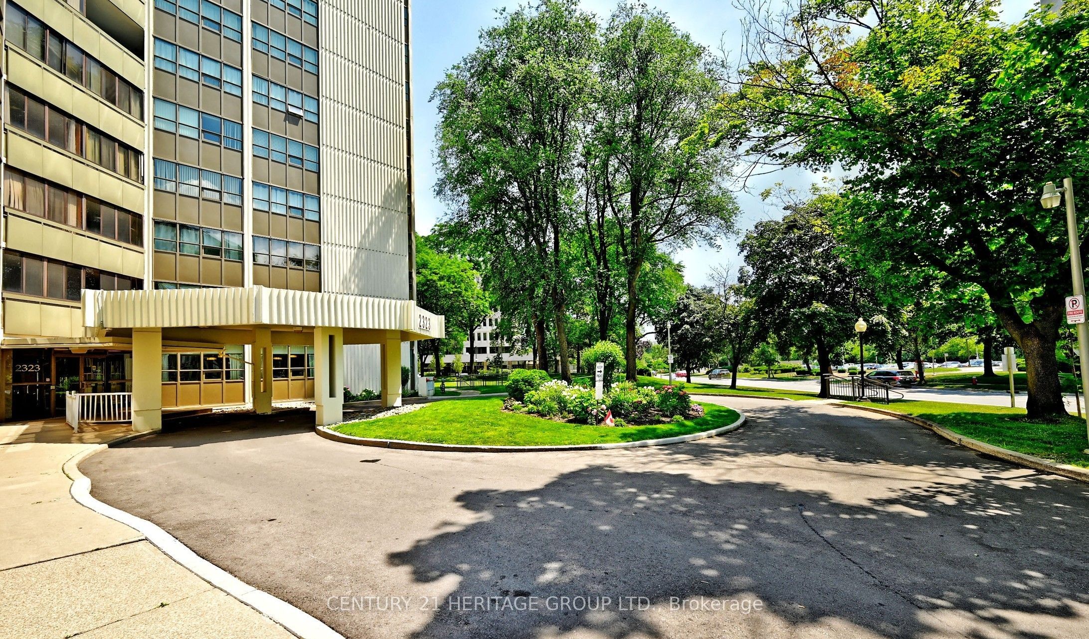 2323 Confederation Parkway 1408 Property Photo 2