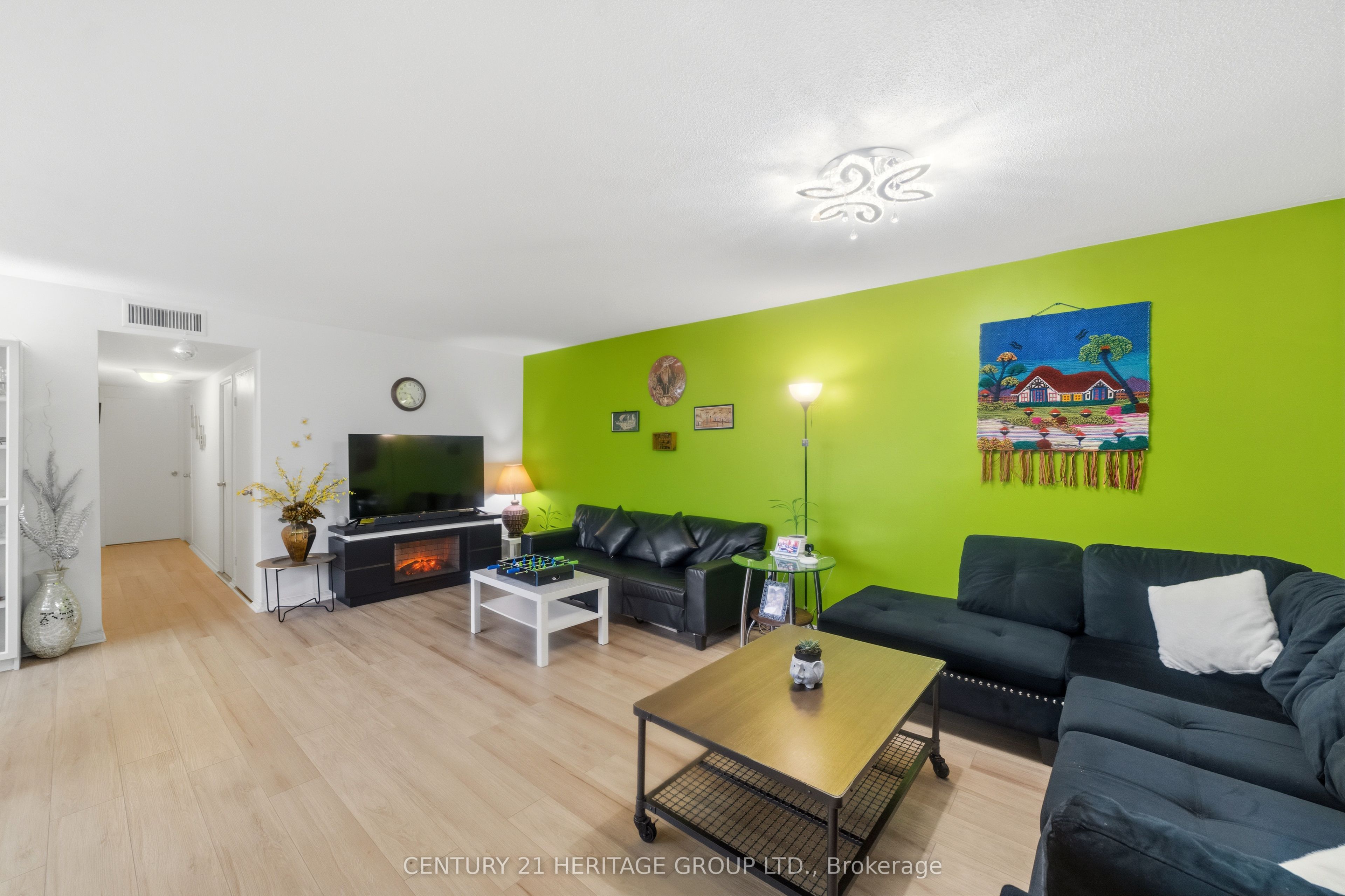 2323 Confederation Parkway 1408 Property Photo 6