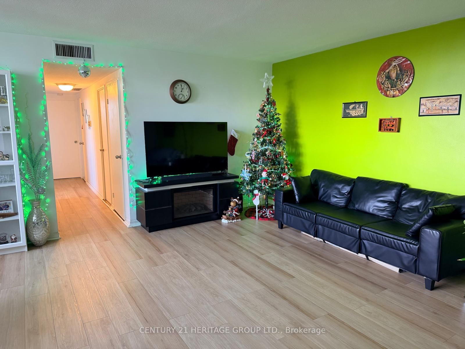 2323 Confederation Parkway 1408 Property Photo 8