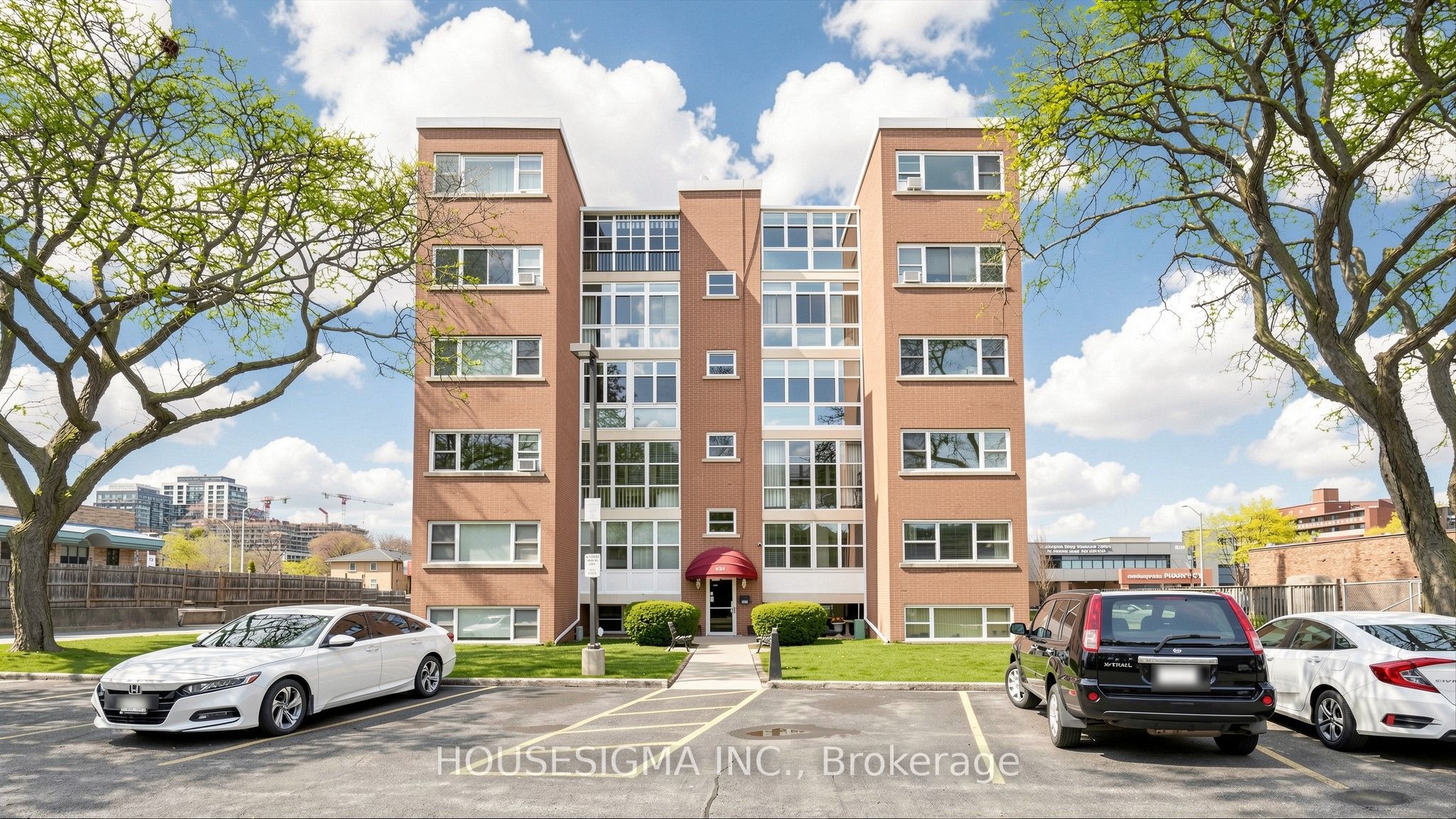 824 Brant Street 9 Property Photo 1