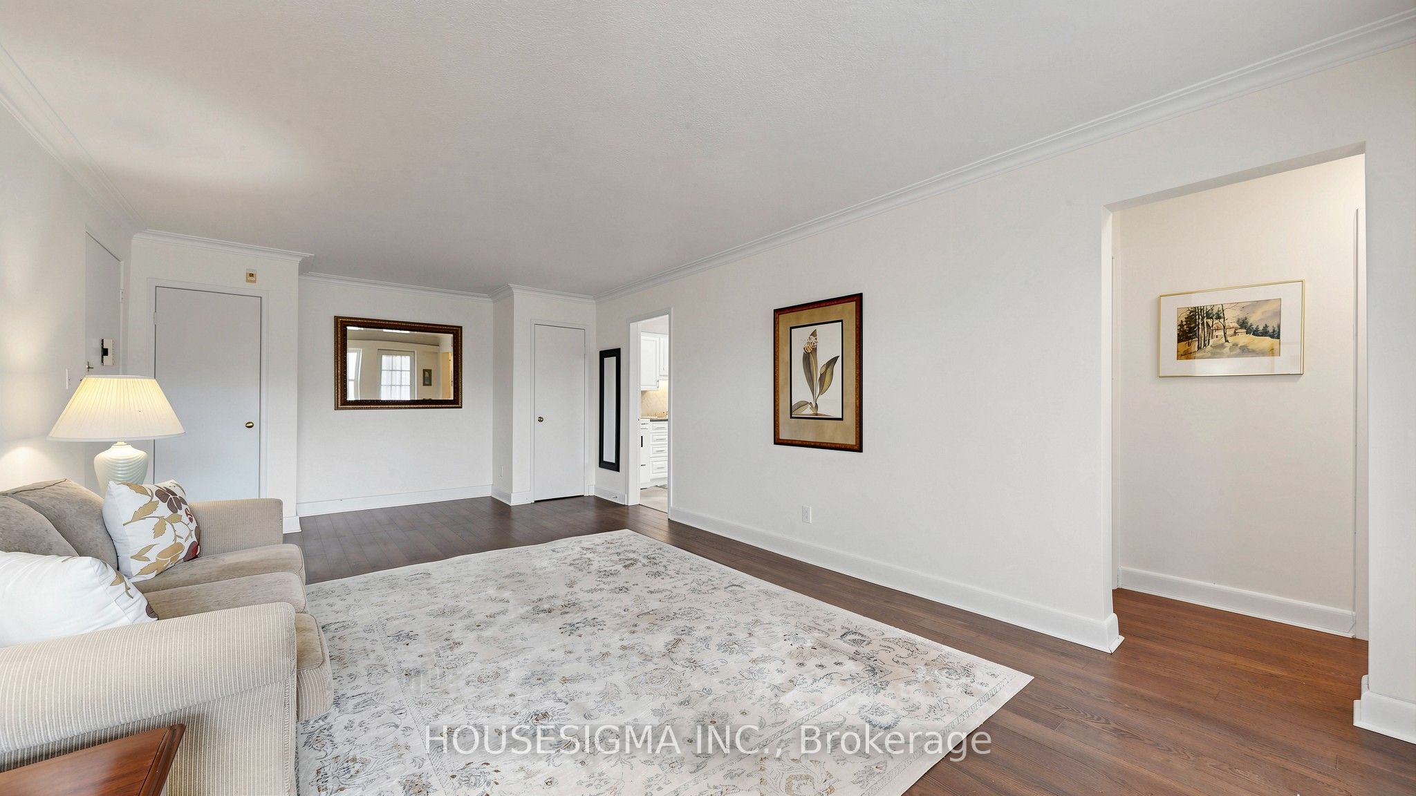 824 Brant Street 9 Property Photo 6