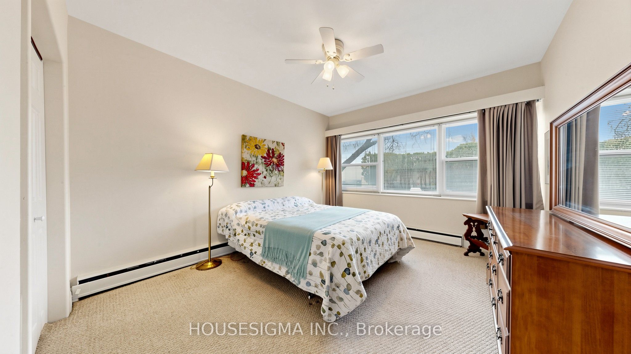824 Brant Street 9 Property Photo 12