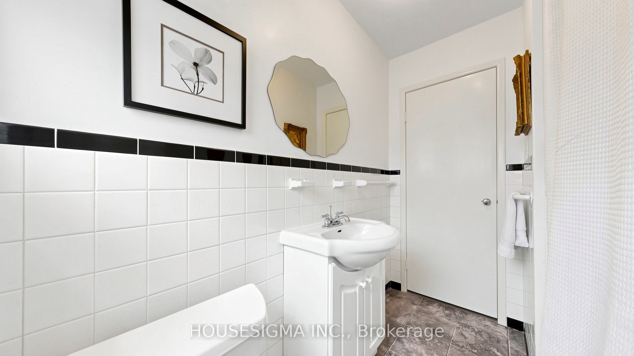 824 Brant Street 9 Property Photo 20