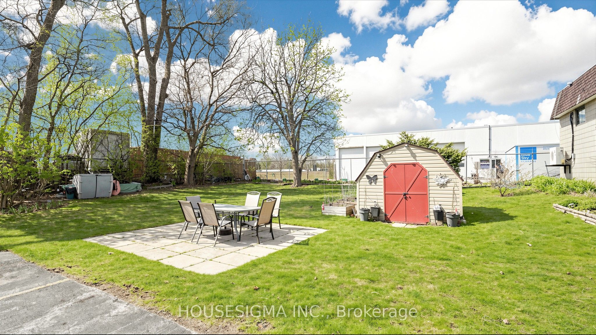 824 Brant Street 9 Property Photo 23